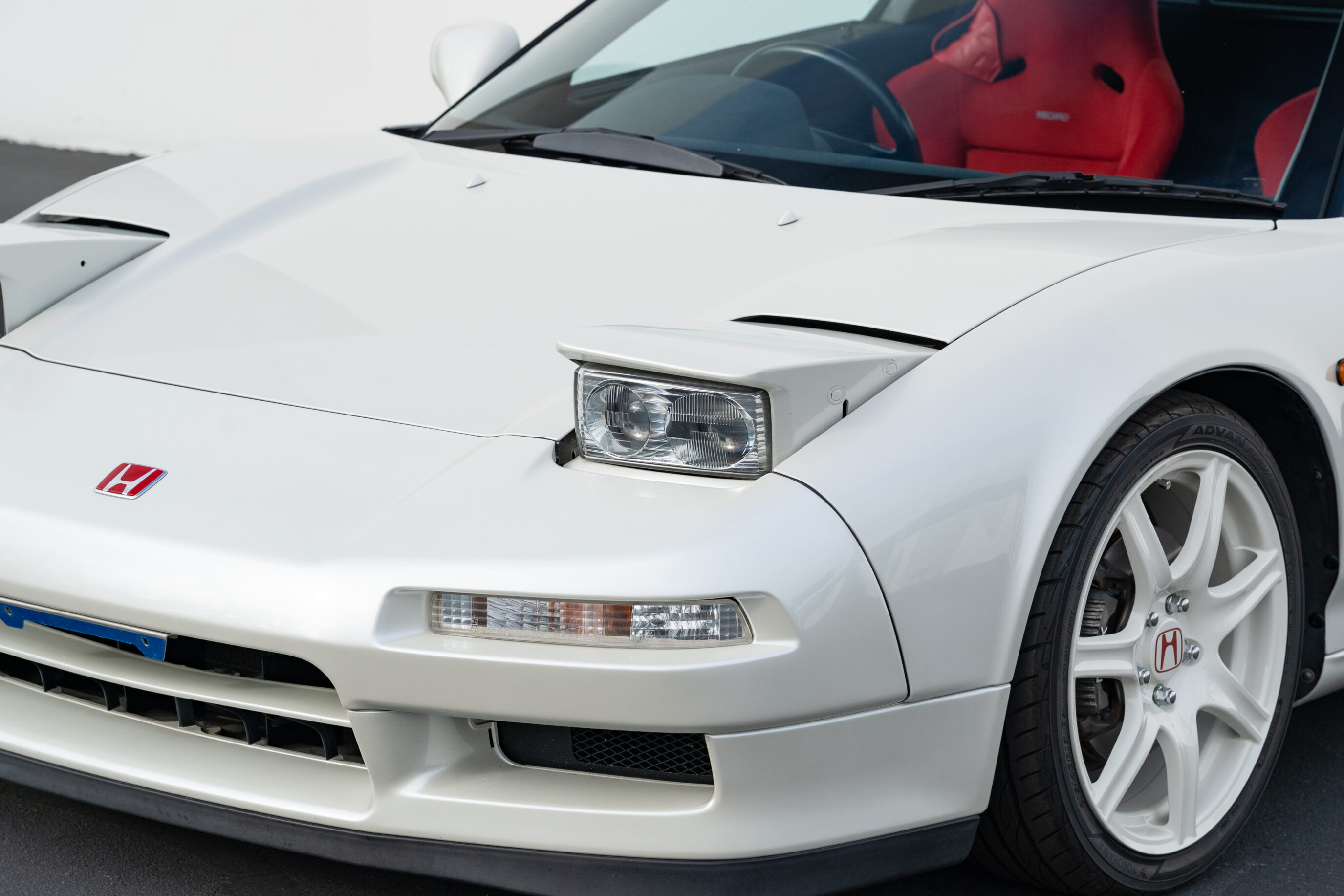 
								1993 Honda NSX-R Neutron White Pearl full									