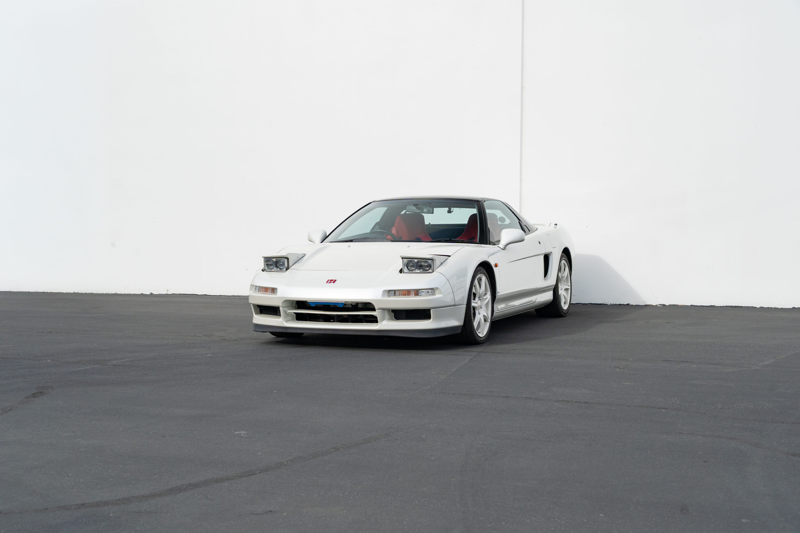 
								1993 Honda NSX-R Neutron White Pearl full									