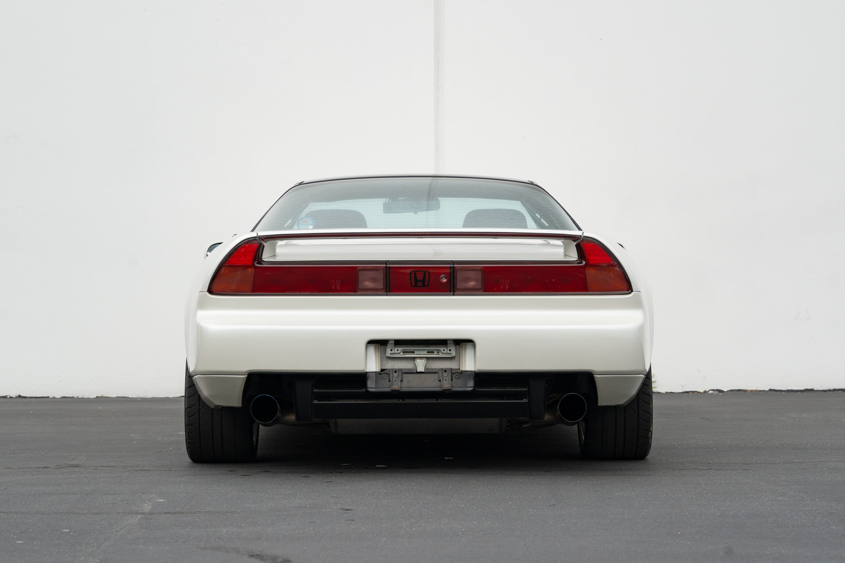 
								1993 Honda NSX-R Neutron White Pearl full									