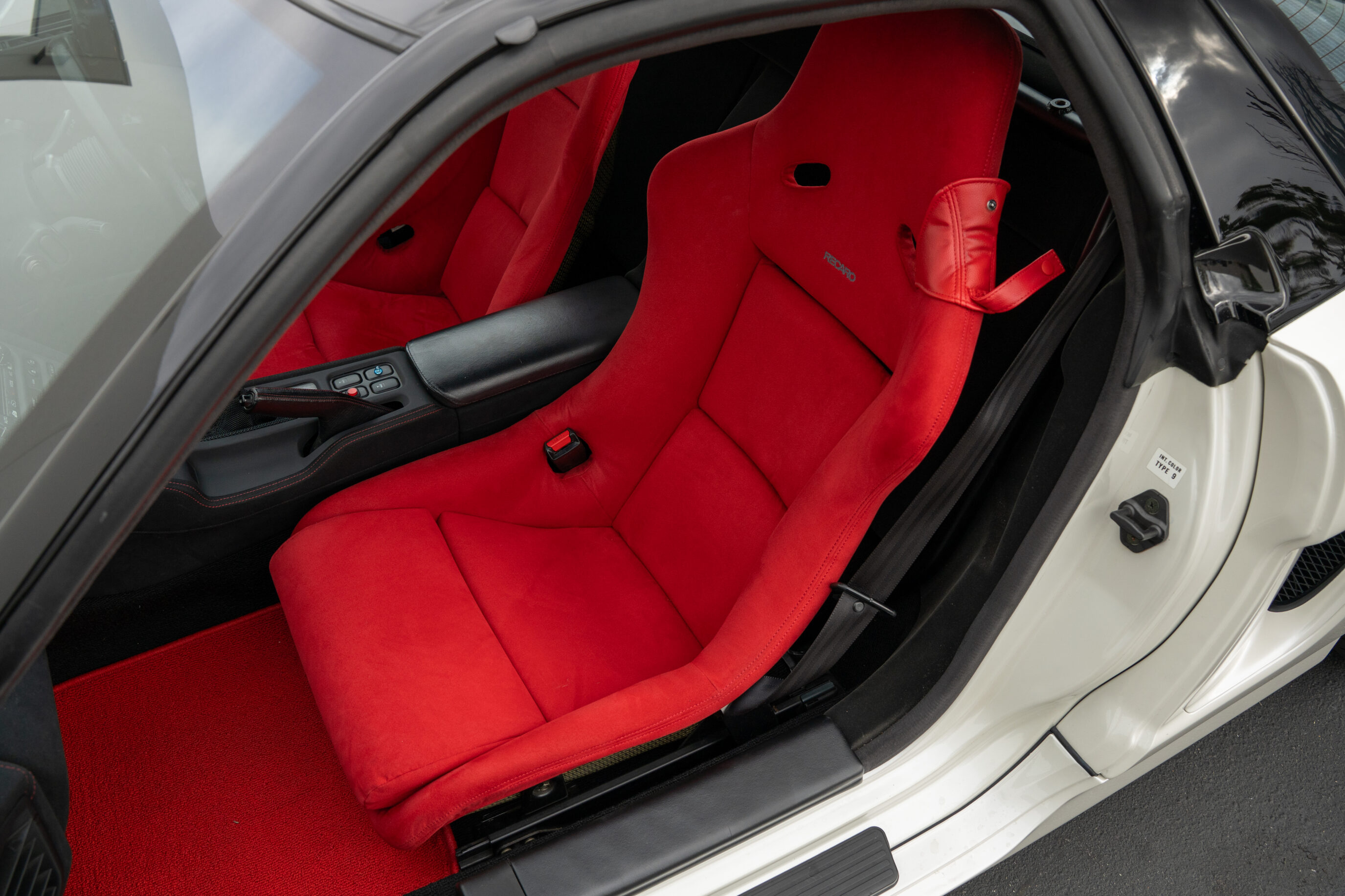 
								1993 Honda NSX-R Neutron White Pearl full									