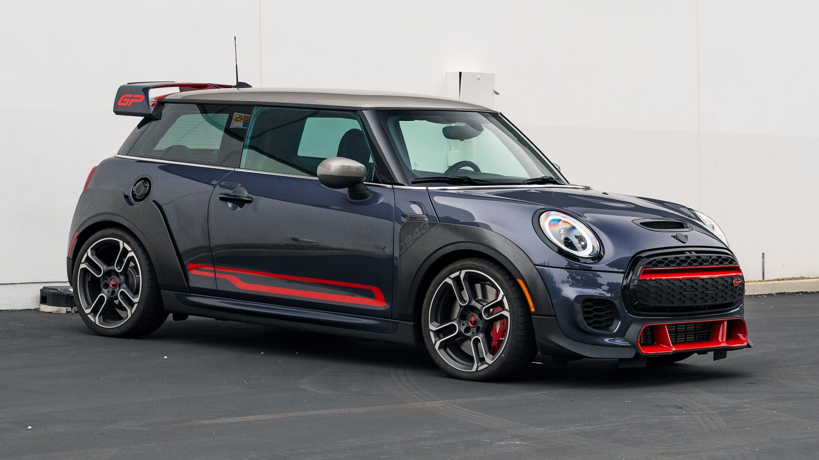 
								2021 Mini Cooper GP Racing Grey Metallic full									