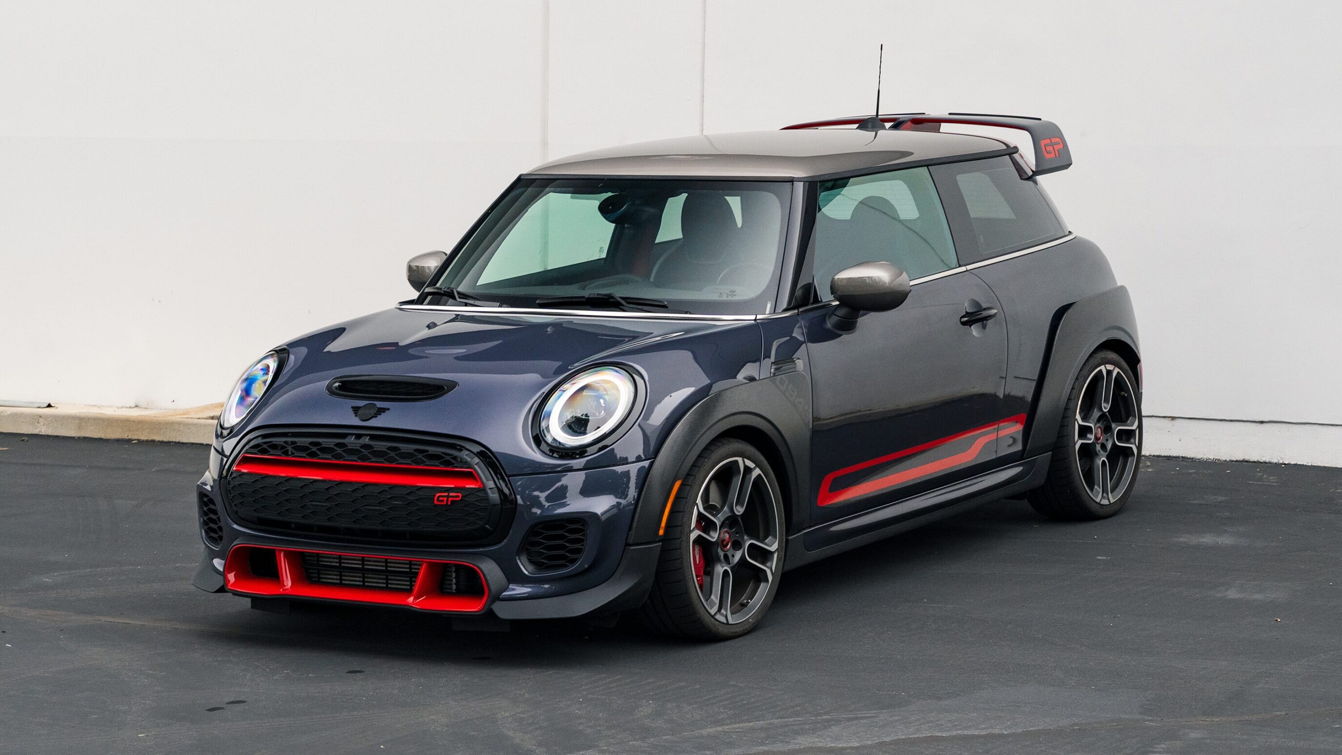 
								2021 Mini Cooper GP Racing Grey Metallic full									