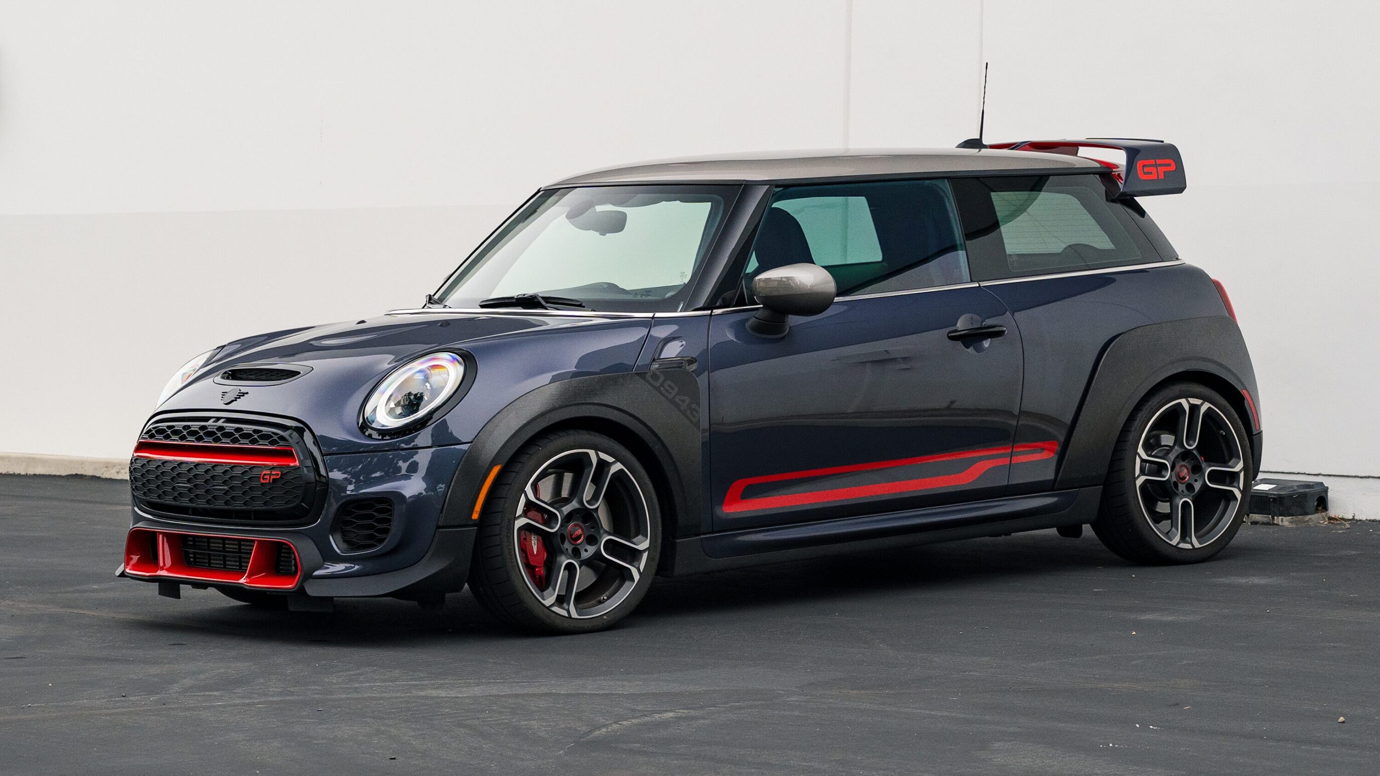 
								2021 Mini Cooper GP Racing Grey Metallic full									