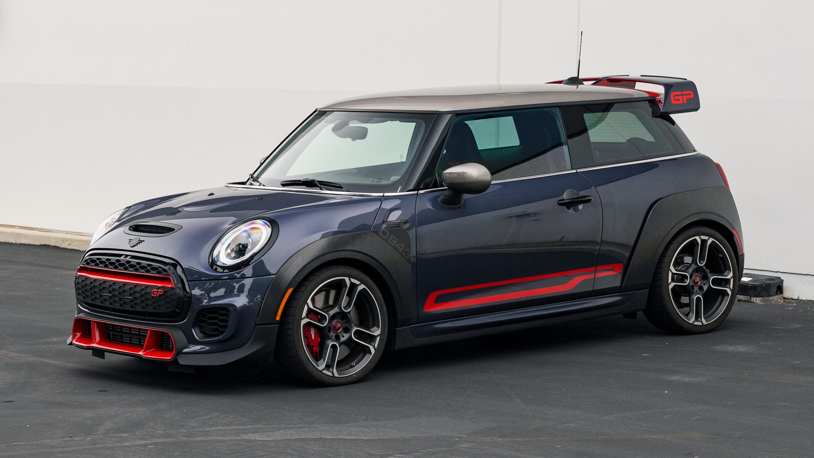 
								2021 Mini Cooper GP Racing Grey Metallic full									