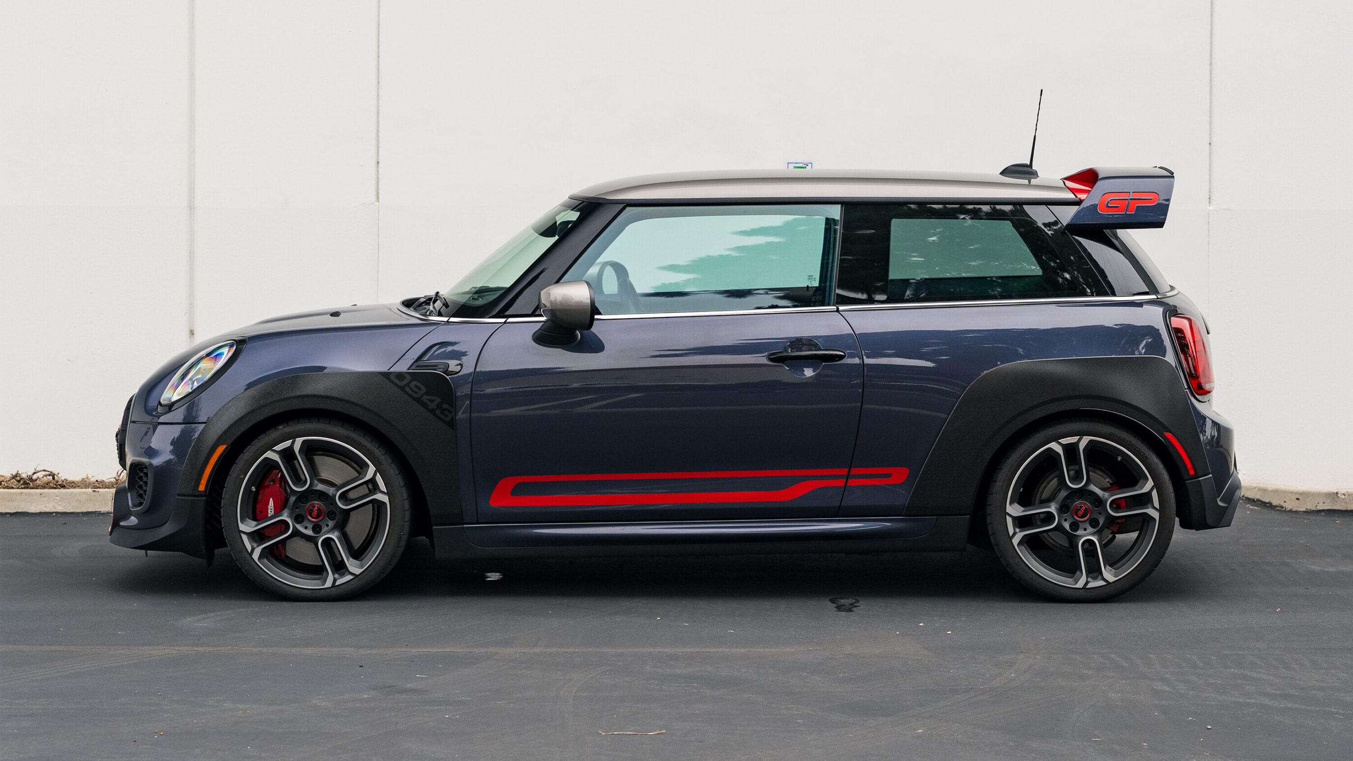 
								2021 Mini Cooper GP Racing Grey Metallic full									