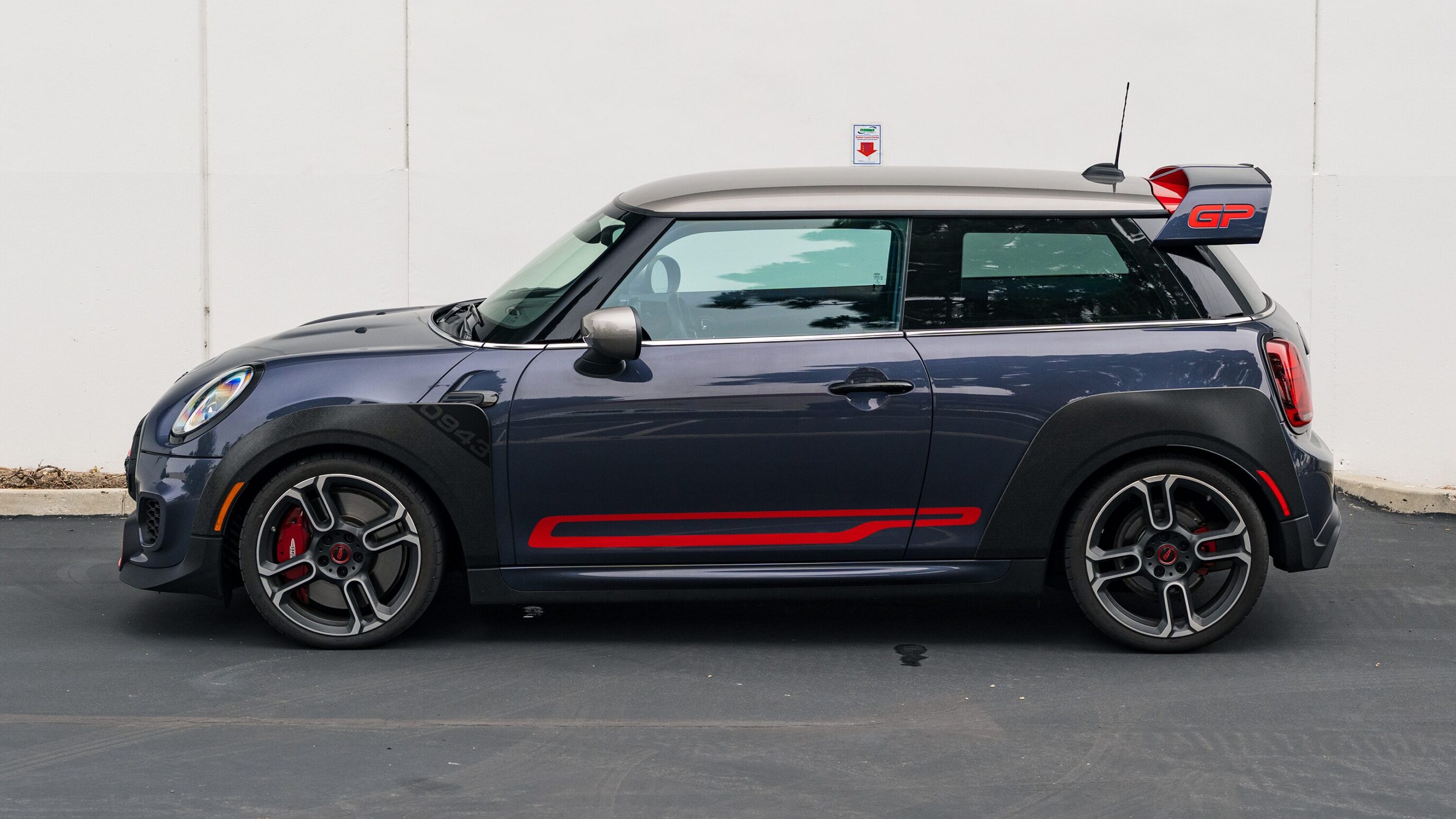 
								2021 Mini Cooper GP Racing Grey Metallic full									