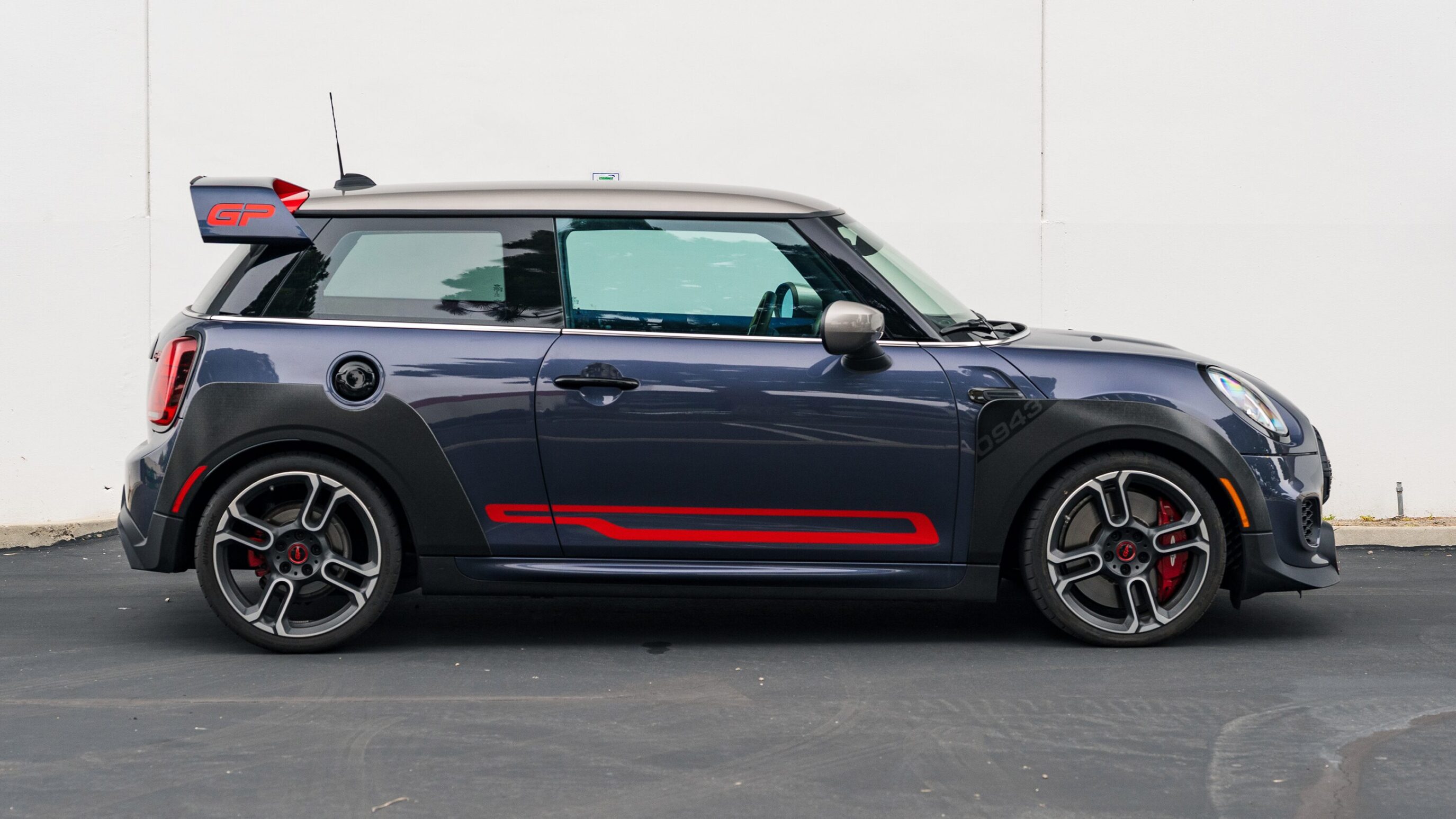 
								2021 Mini Cooper GP Racing Grey Metallic full									