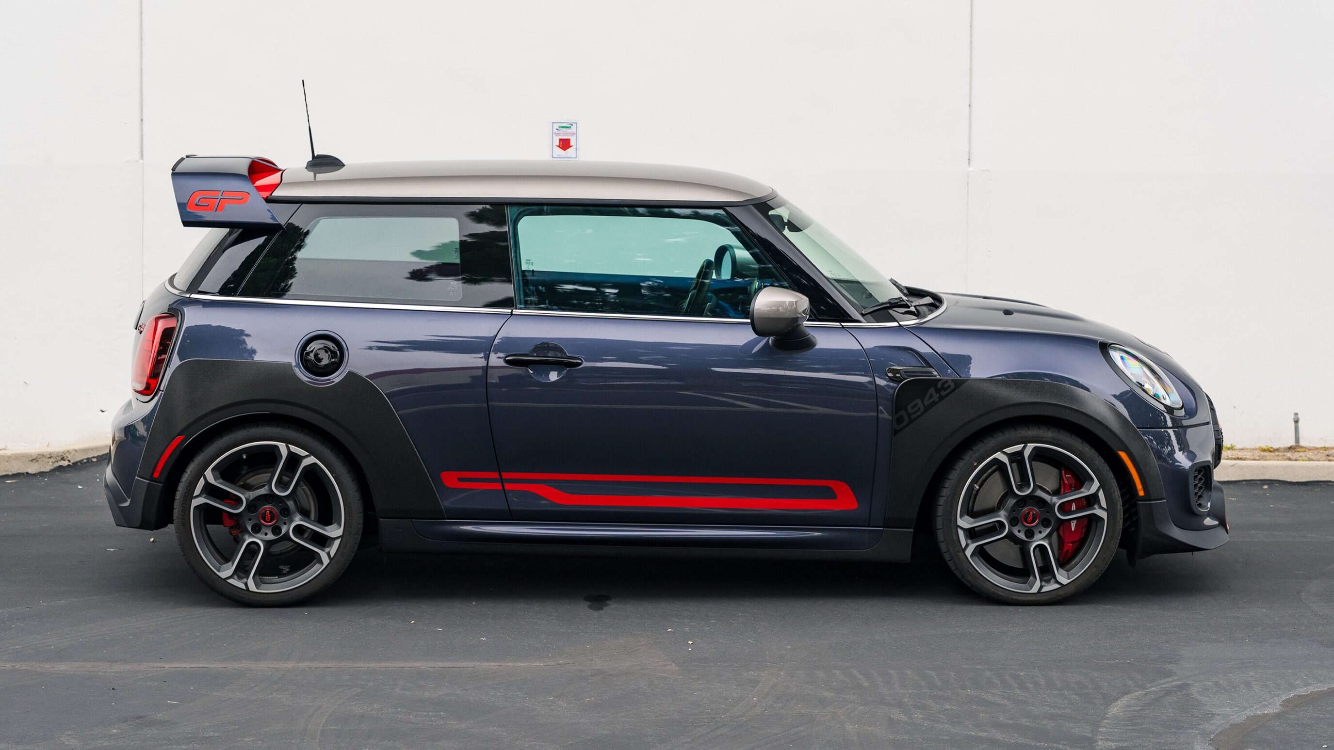 
								2021 Mini Cooper GP Racing Grey Metallic full									