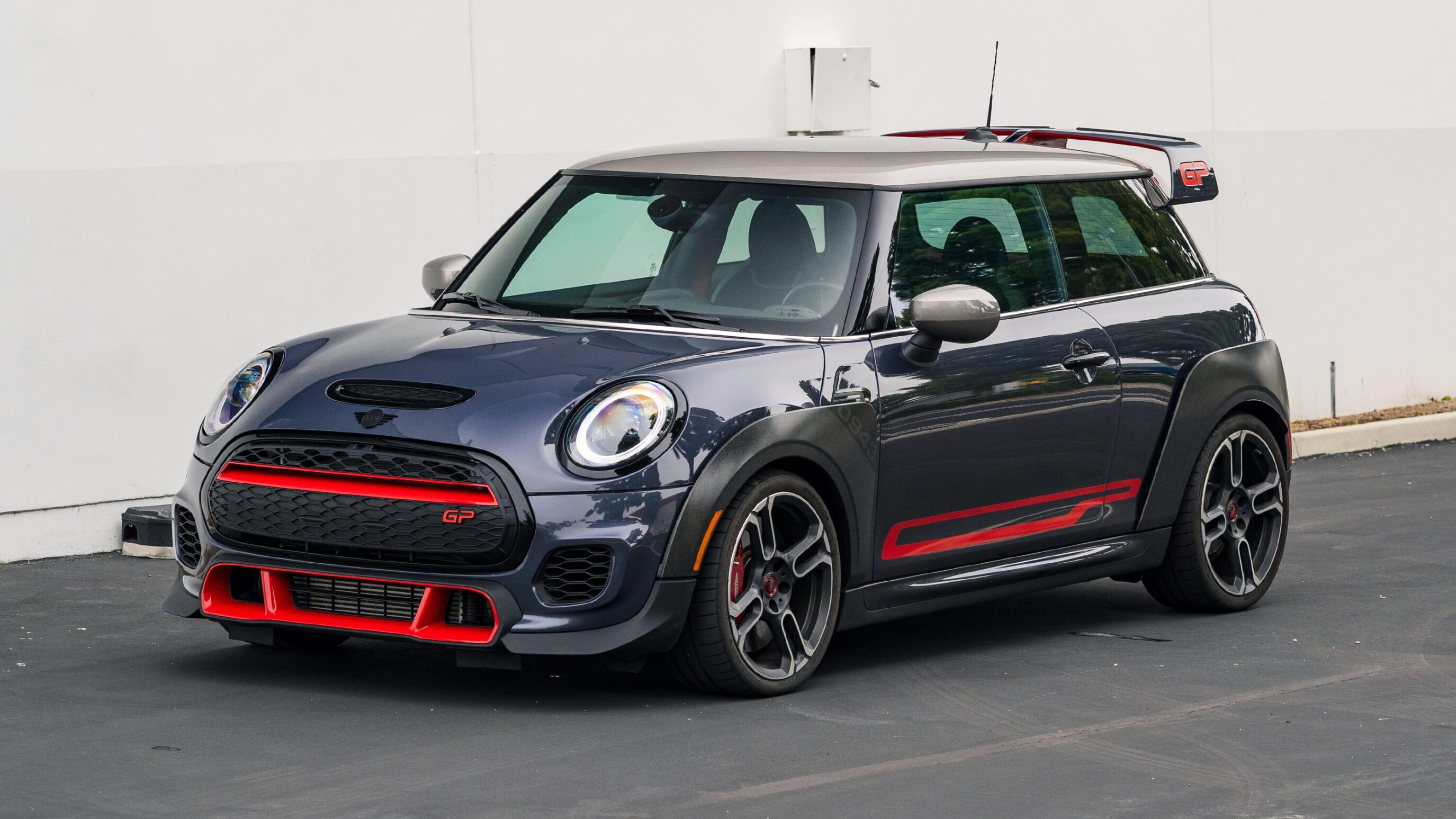 
								2021 Mini Cooper GP Racing Grey Metallic full									