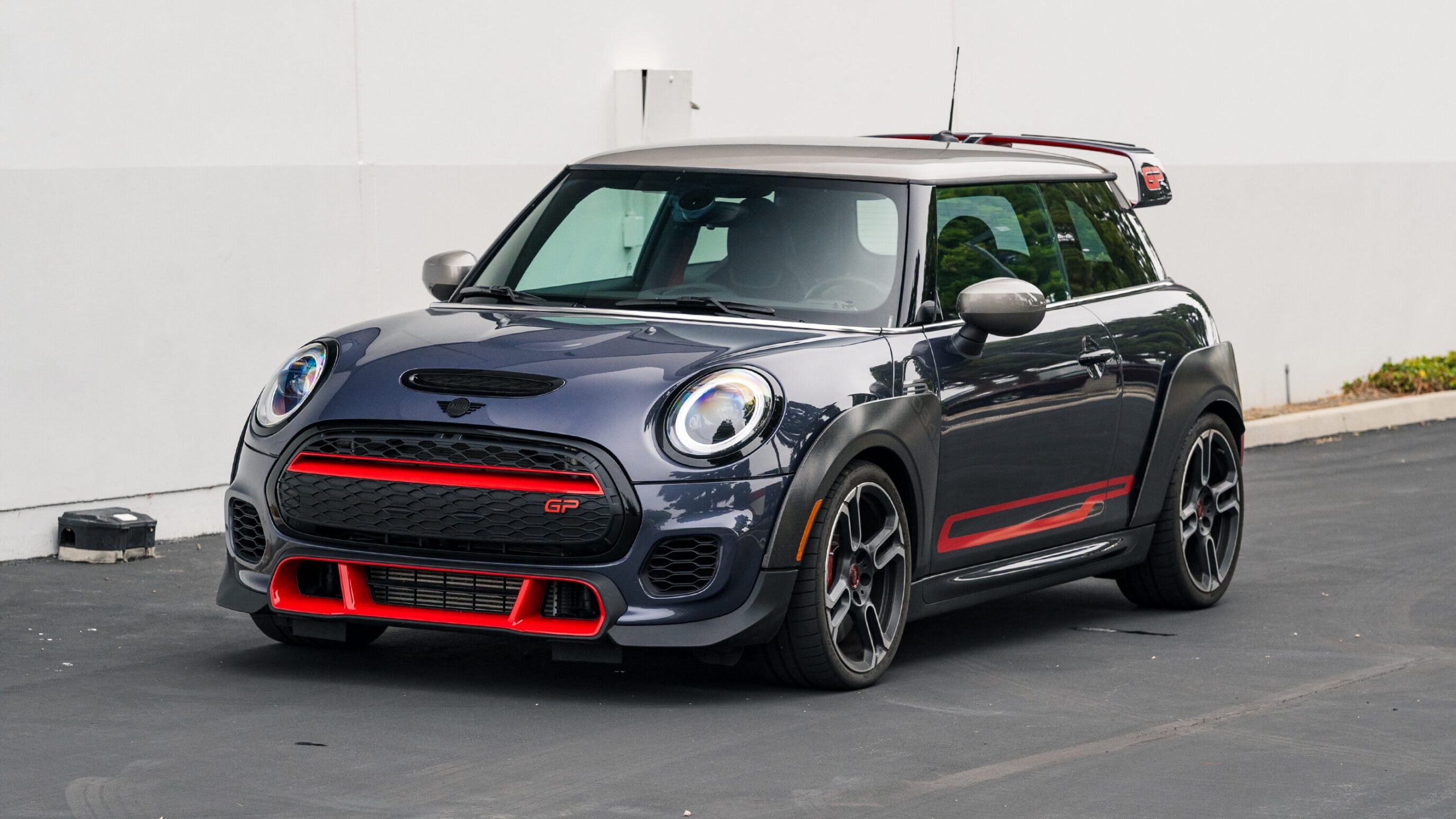 
								2021 Mini Cooper GP Racing Grey Metallic full									