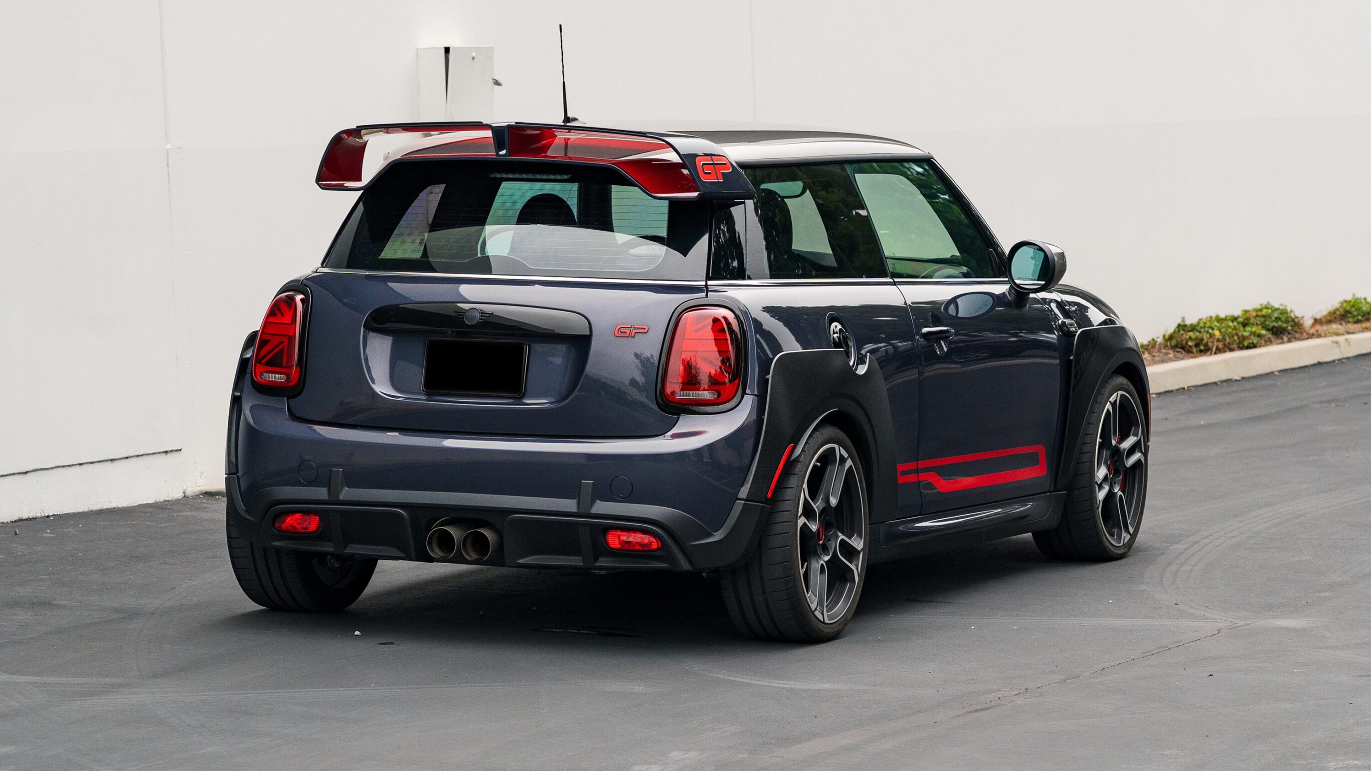 
								2021 Mini Cooper GP Racing Grey Metallic full									
