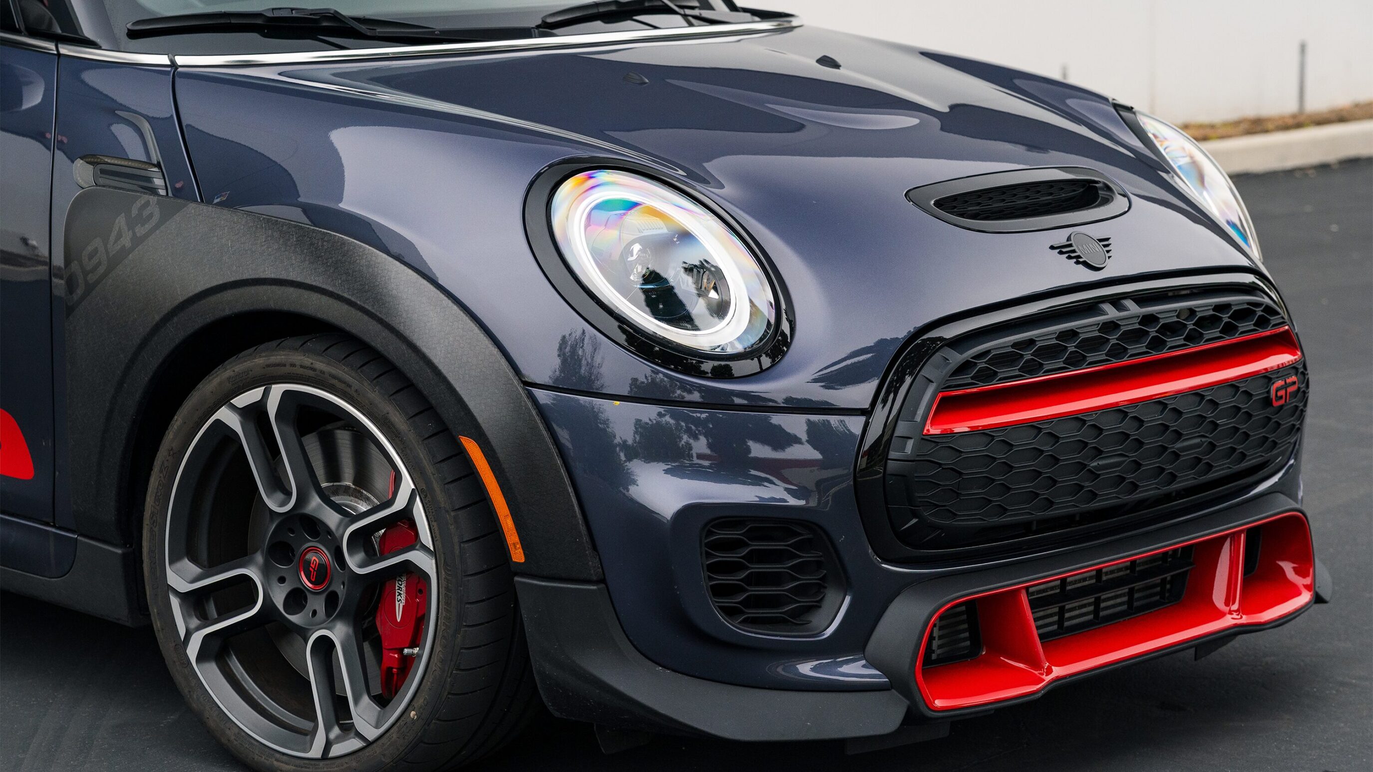 
								2021 Mini Cooper GP Racing Grey Metallic full									