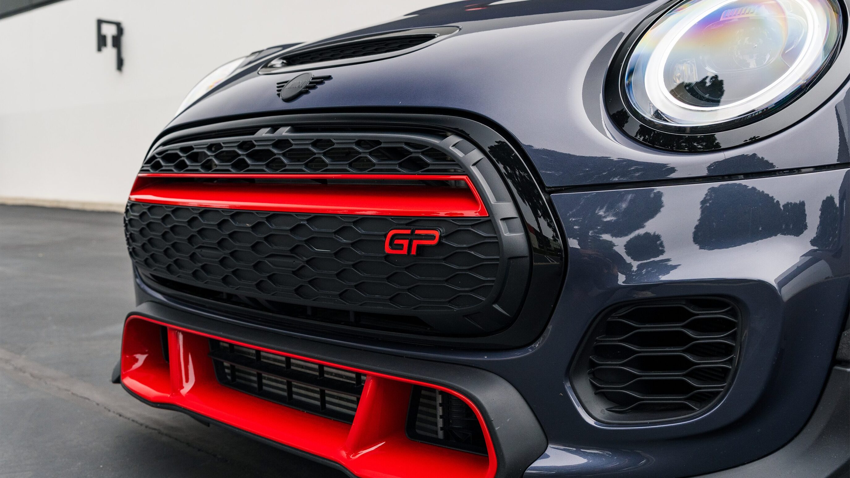 
								2021 Mini Cooper GP Racing Grey Metallic full									