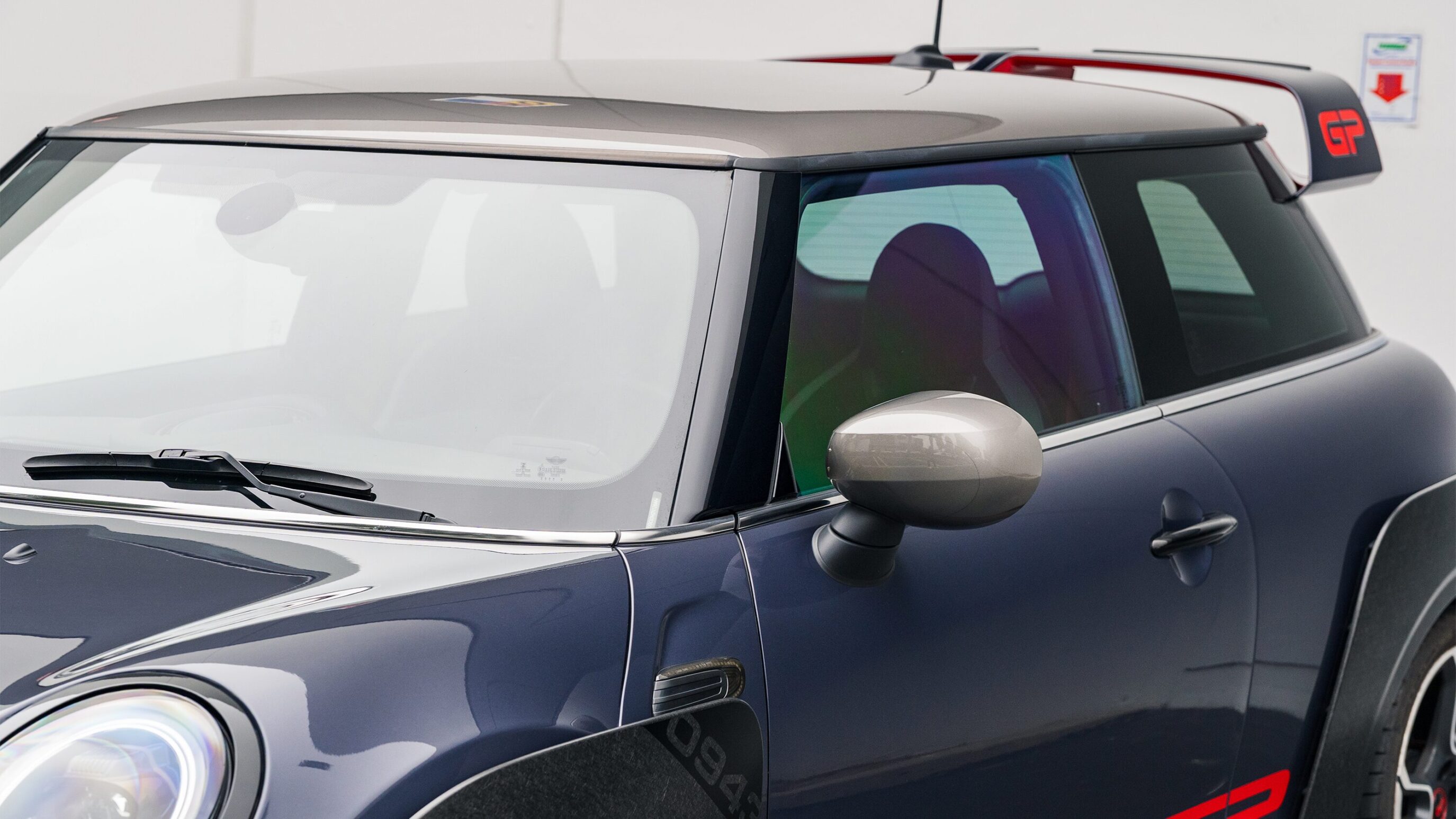
								2021 Mini Cooper GP Racing Grey Metallic full									