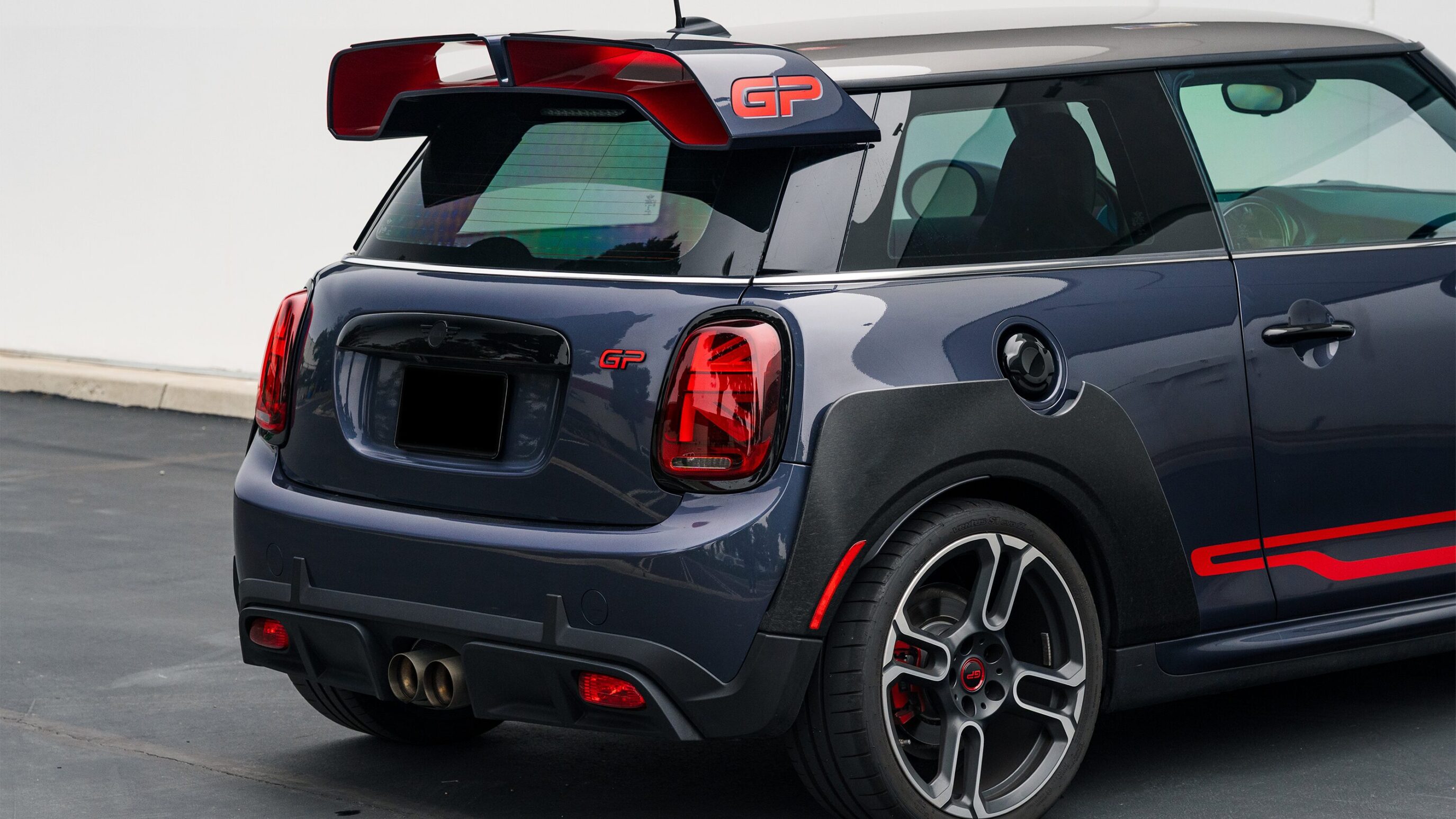 
								2021 Mini Cooper GP Racing Grey Metallic full									