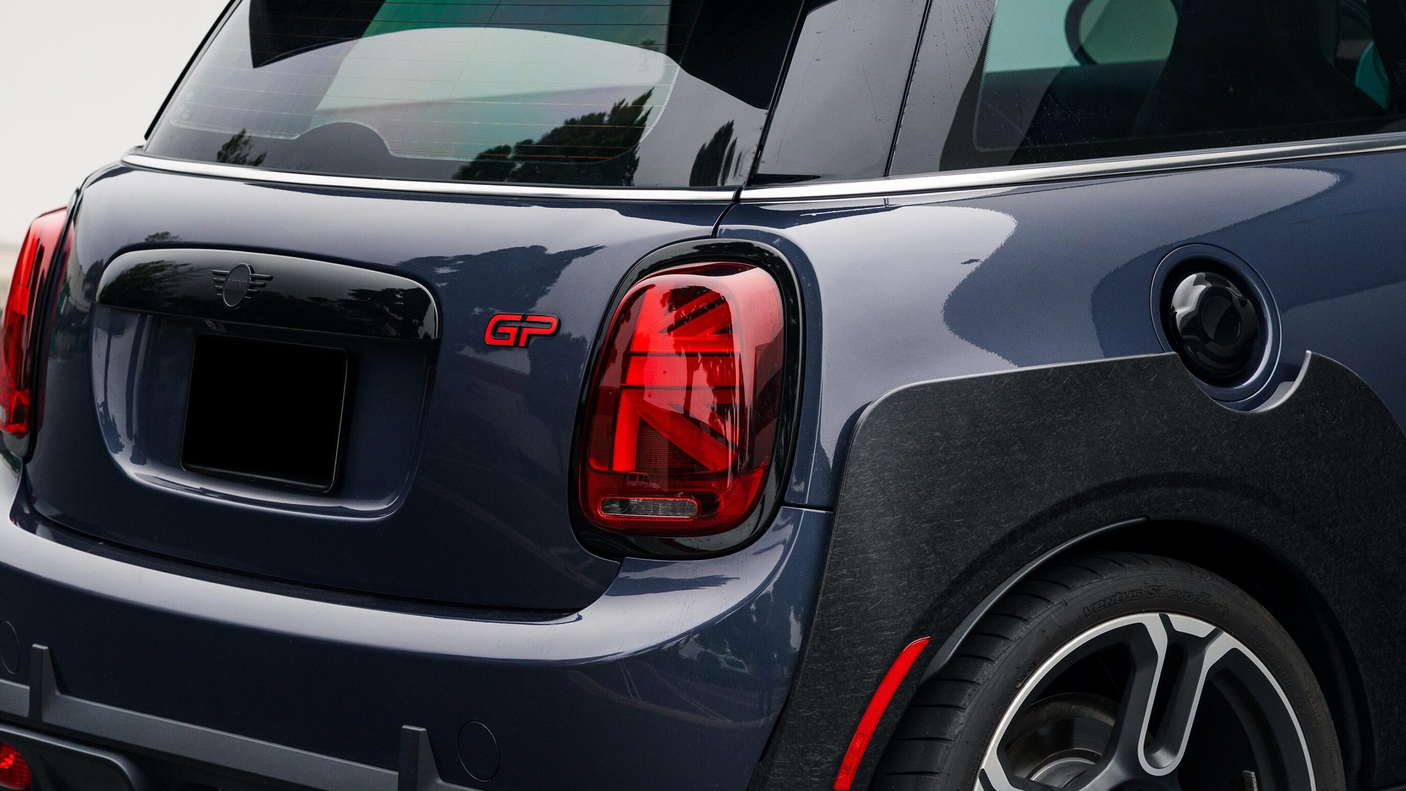 
								2021 Mini Cooper GP Racing Grey Metallic full									