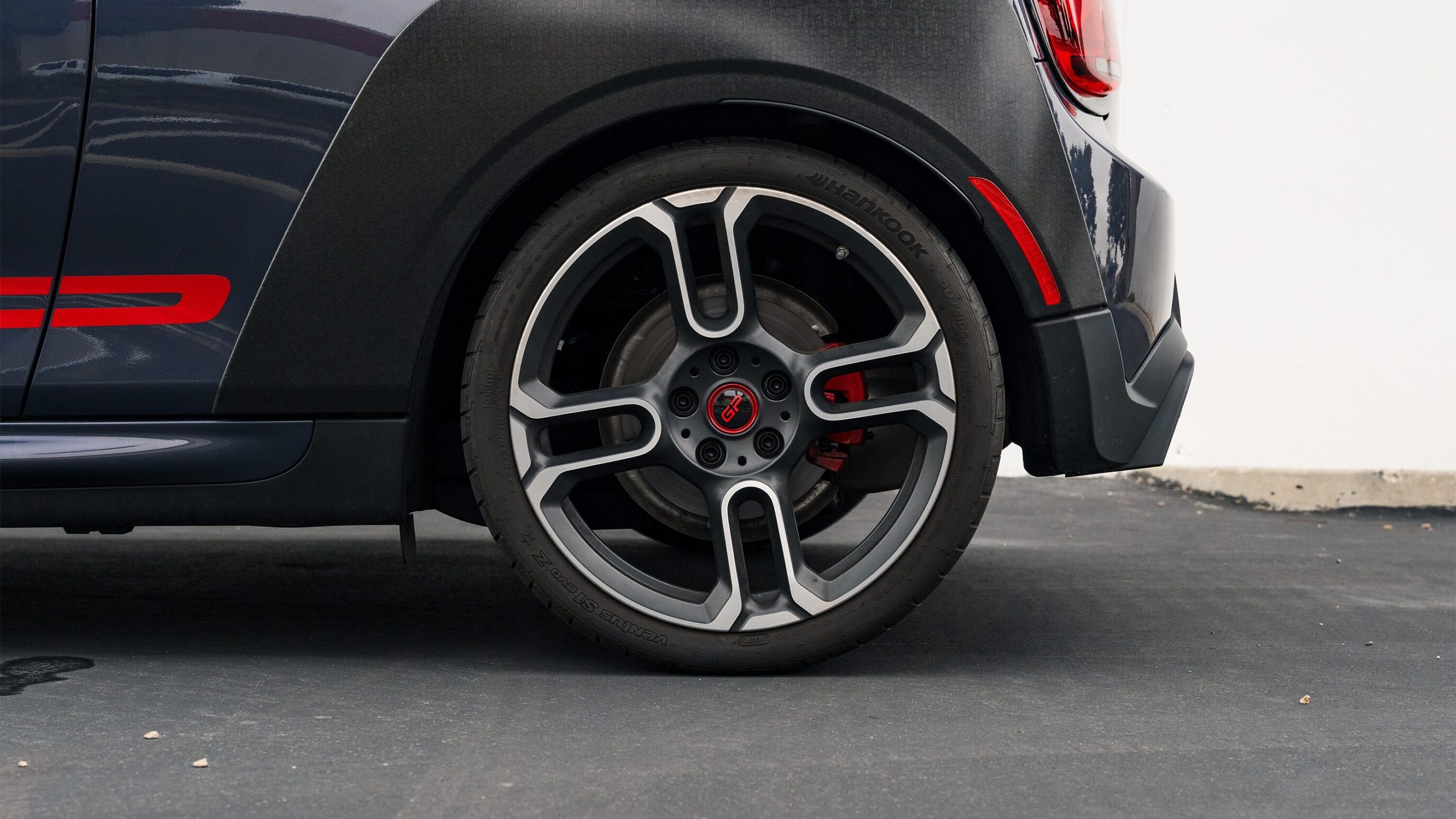 
								2021 Mini Cooper GP Racing Grey Metallic full									