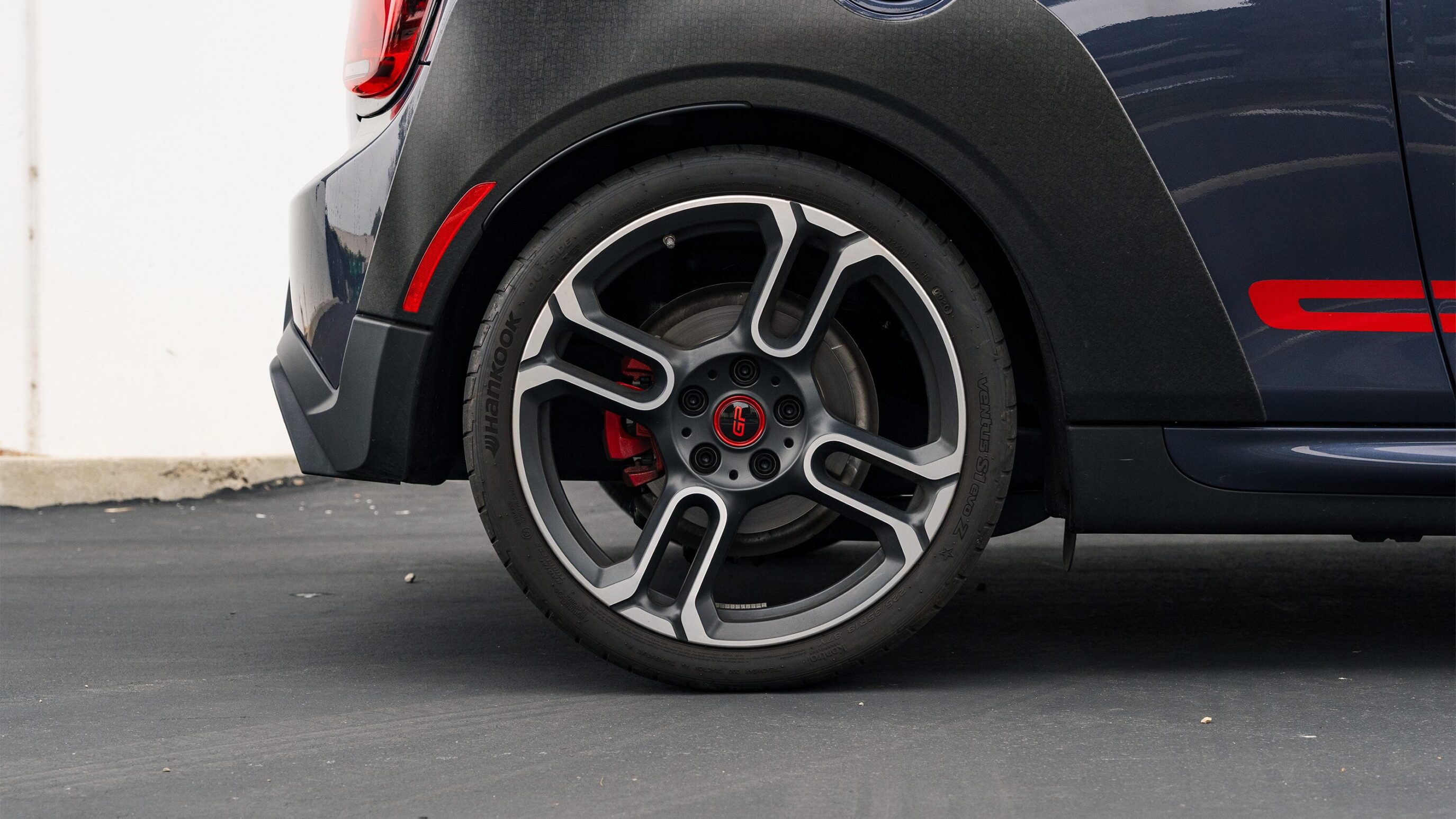
								2021 Mini Cooper GP Racing Grey Metallic full									