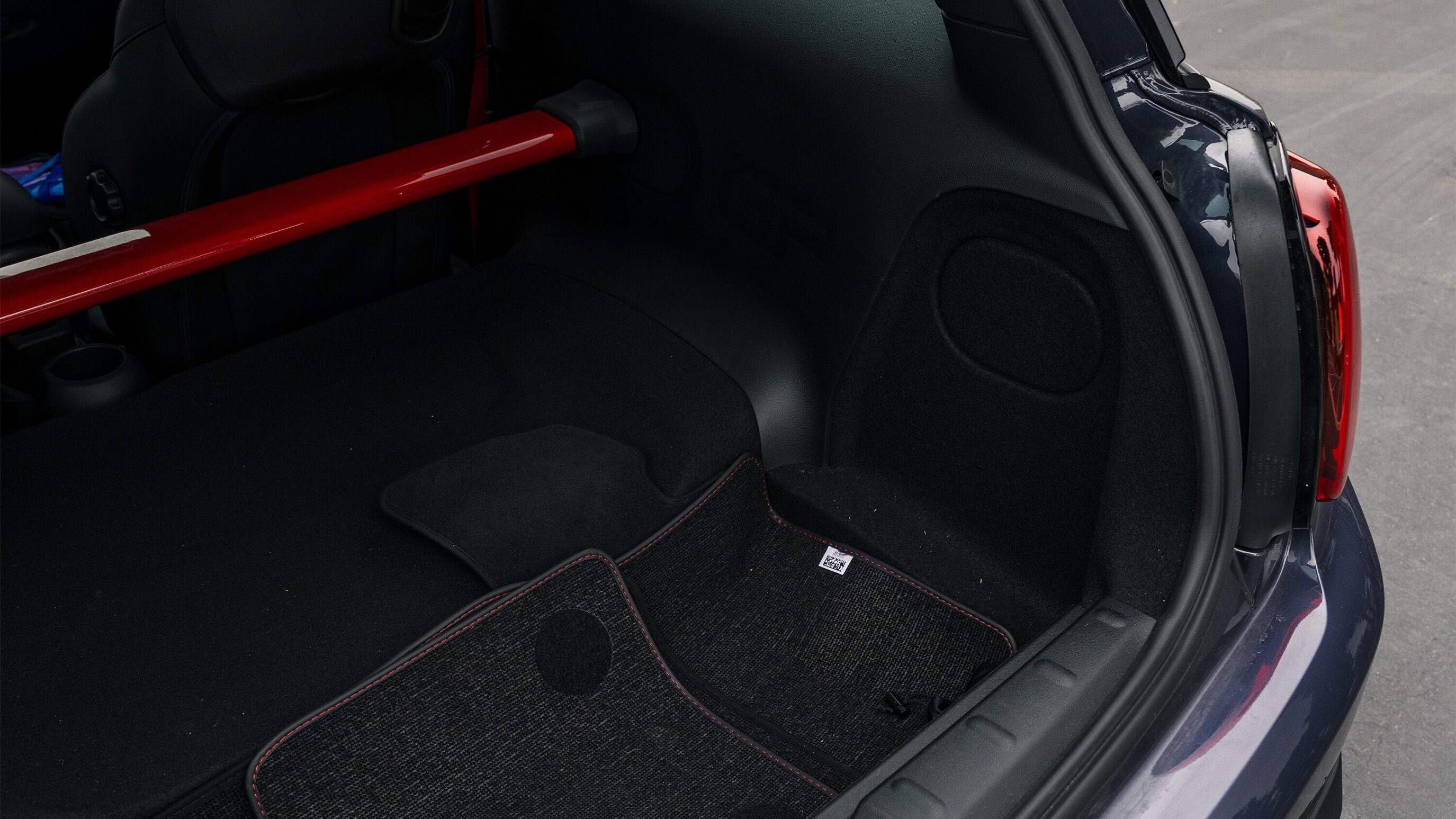 
								2021 Mini Cooper GP Racing Grey Metallic full									