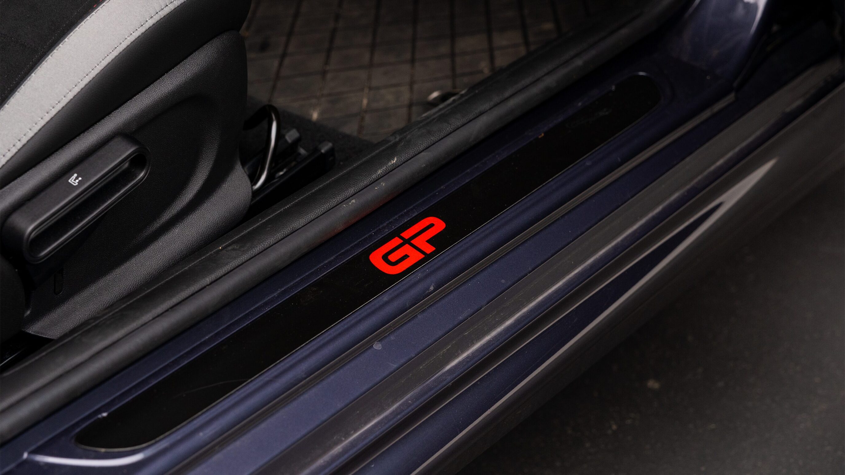 
								2021 Mini Cooper GP Racing Grey Metallic full									
