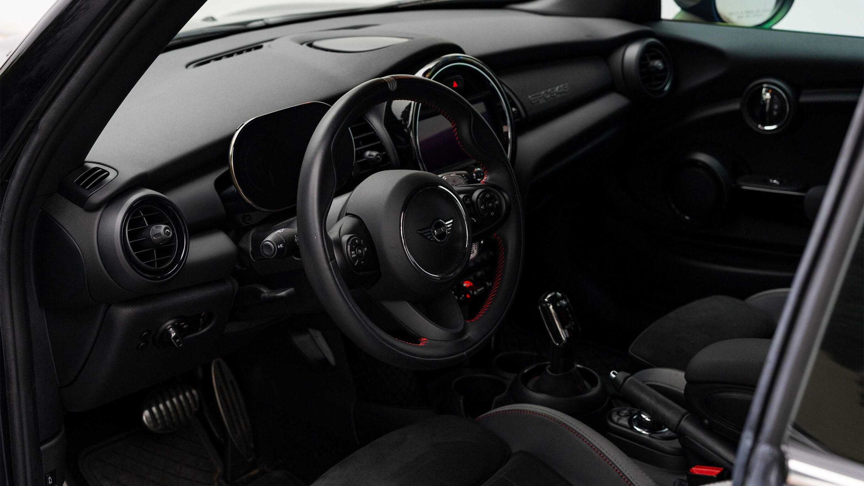 
								2021 Mini Cooper GP Racing Grey Metallic full									
