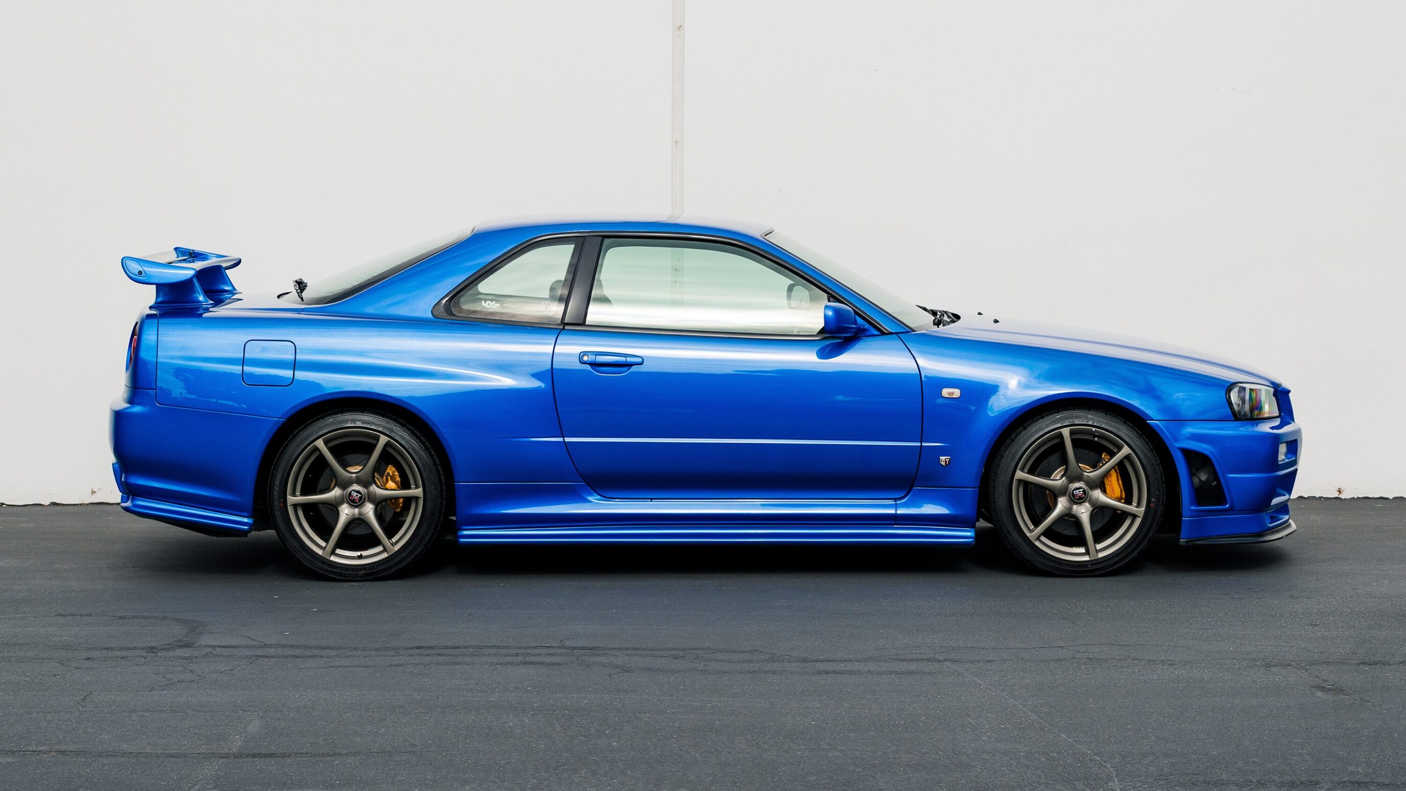 
								1999 Nissan Skyline GTR (BNR34) V-Spec Bayside Blue full									