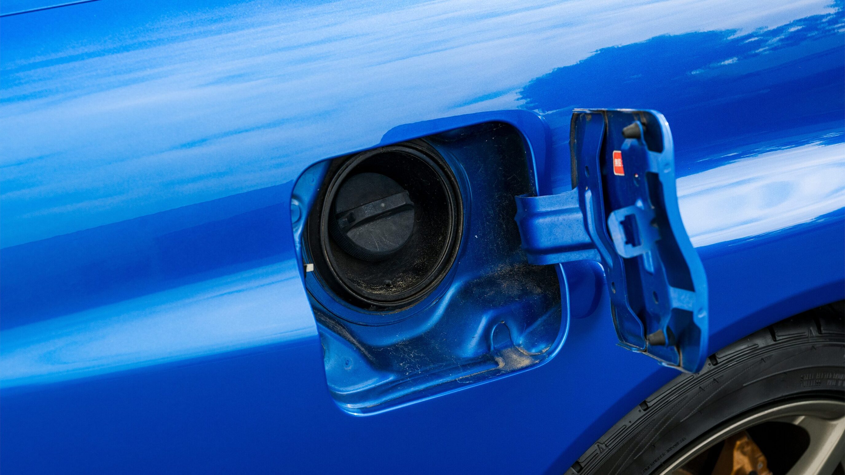 
								1999 Nissan Skyline GTR (BNR34) V-Spec Bayside Blue full									