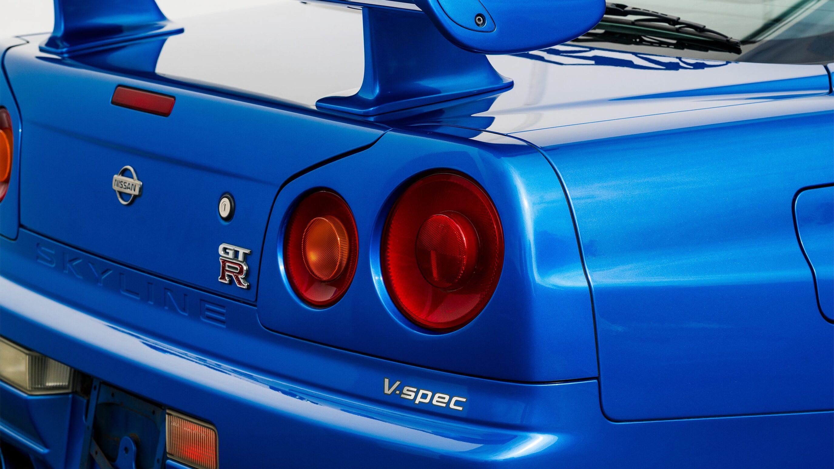 
								1999 Nissan Skyline GTR (BNR34) V-Spec Bayside Blue full									