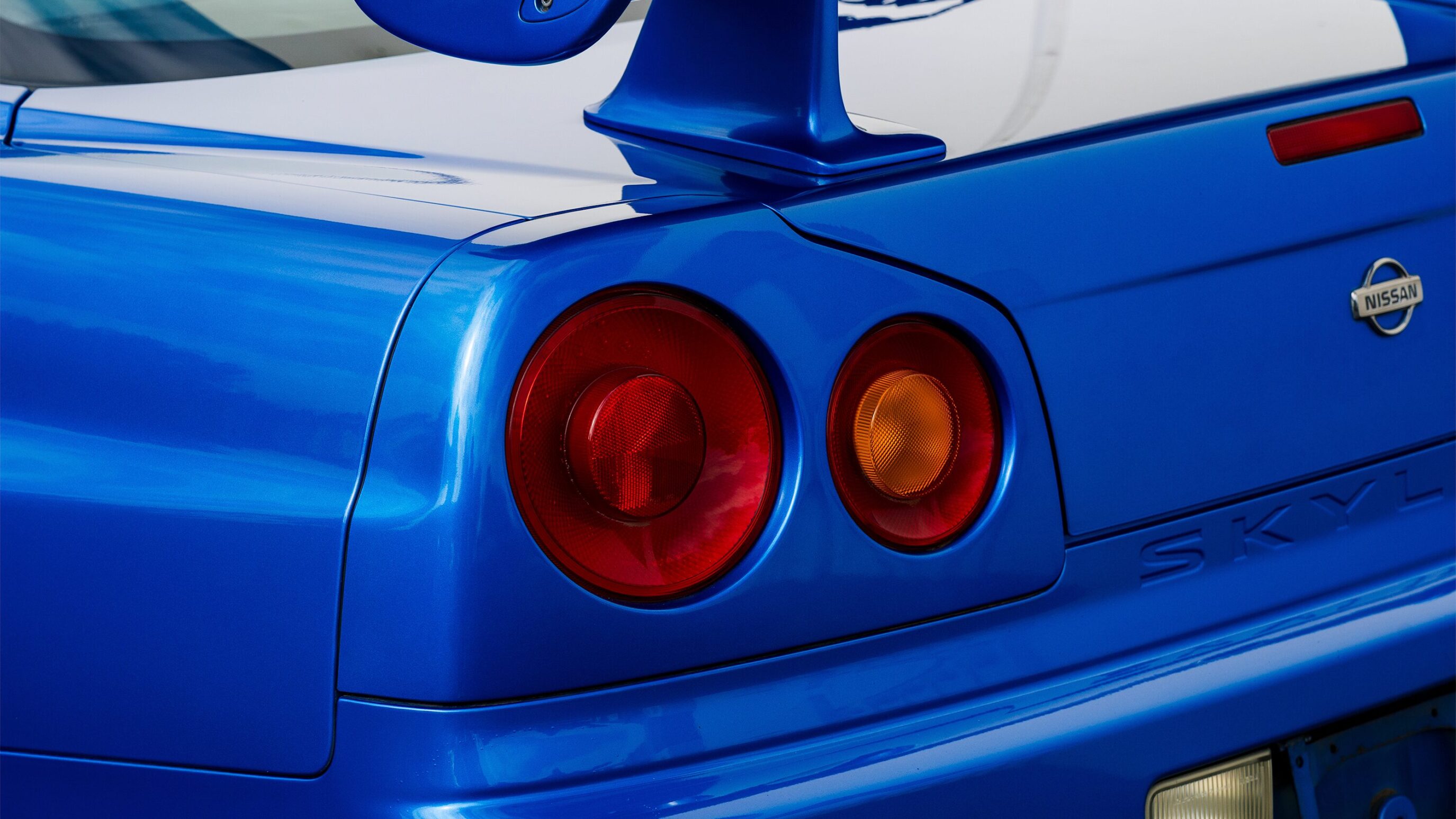 
								1999 Nissan Skyline GTR (BNR34) V-Spec Bayside Blue full									