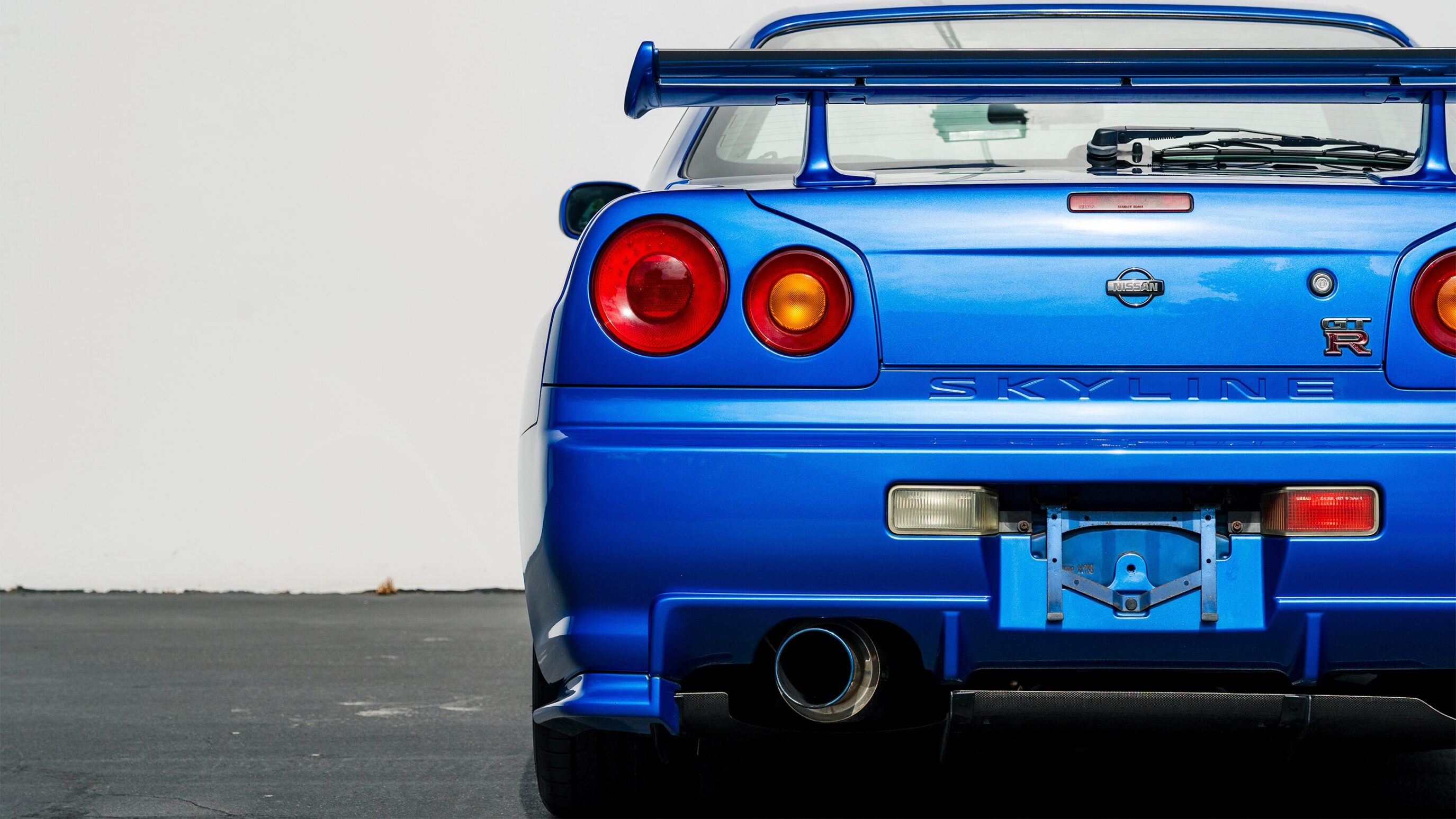 
								1999 Nissan Skyline GTR (BNR34) V-Spec Bayside Blue full									
