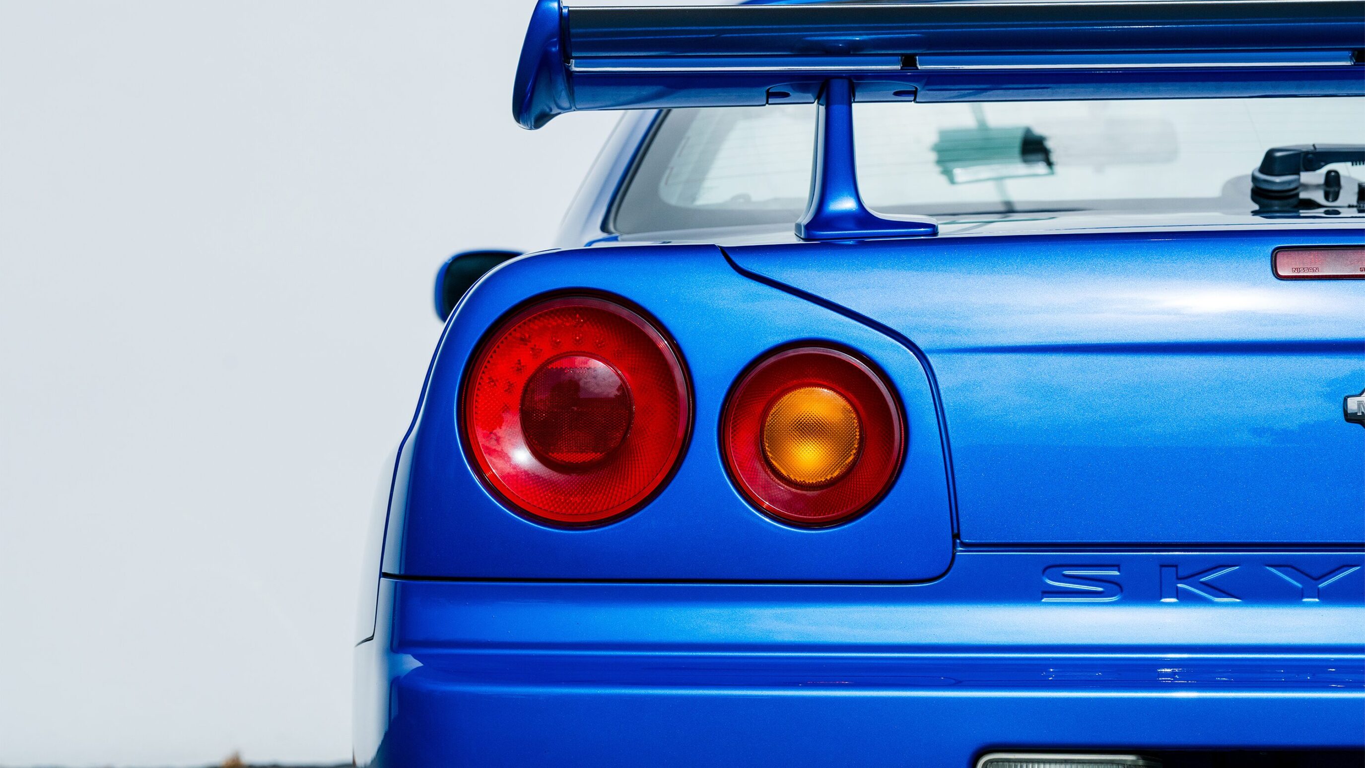 
								1999 Nissan Skyline GTR (BNR34) V-Spec Bayside Blue full									