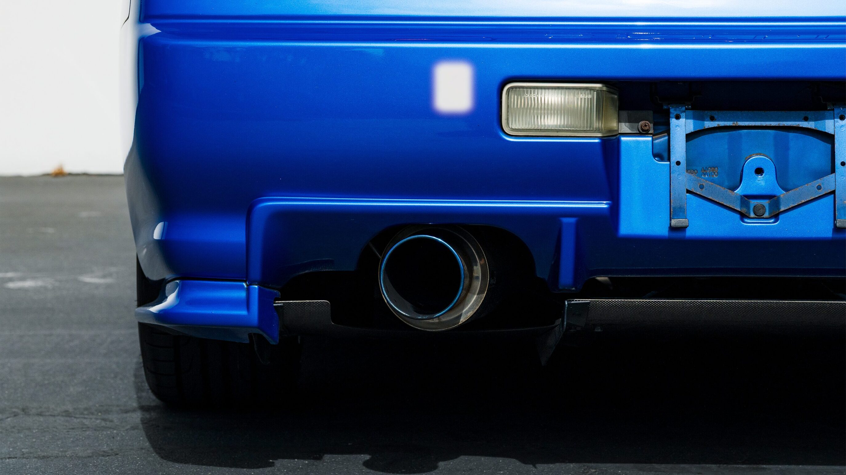 
								1999 Nissan Skyline GTR (BNR34) V-Spec Bayside Blue full									