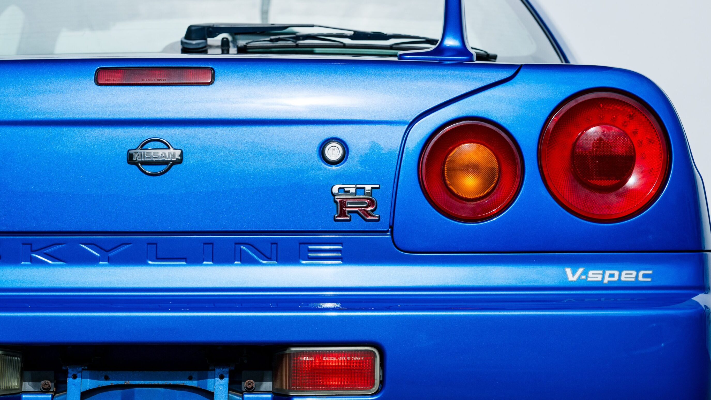 
								1999 Nissan Skyline GTR (BNR34) V-Spec Bayside Blue full									