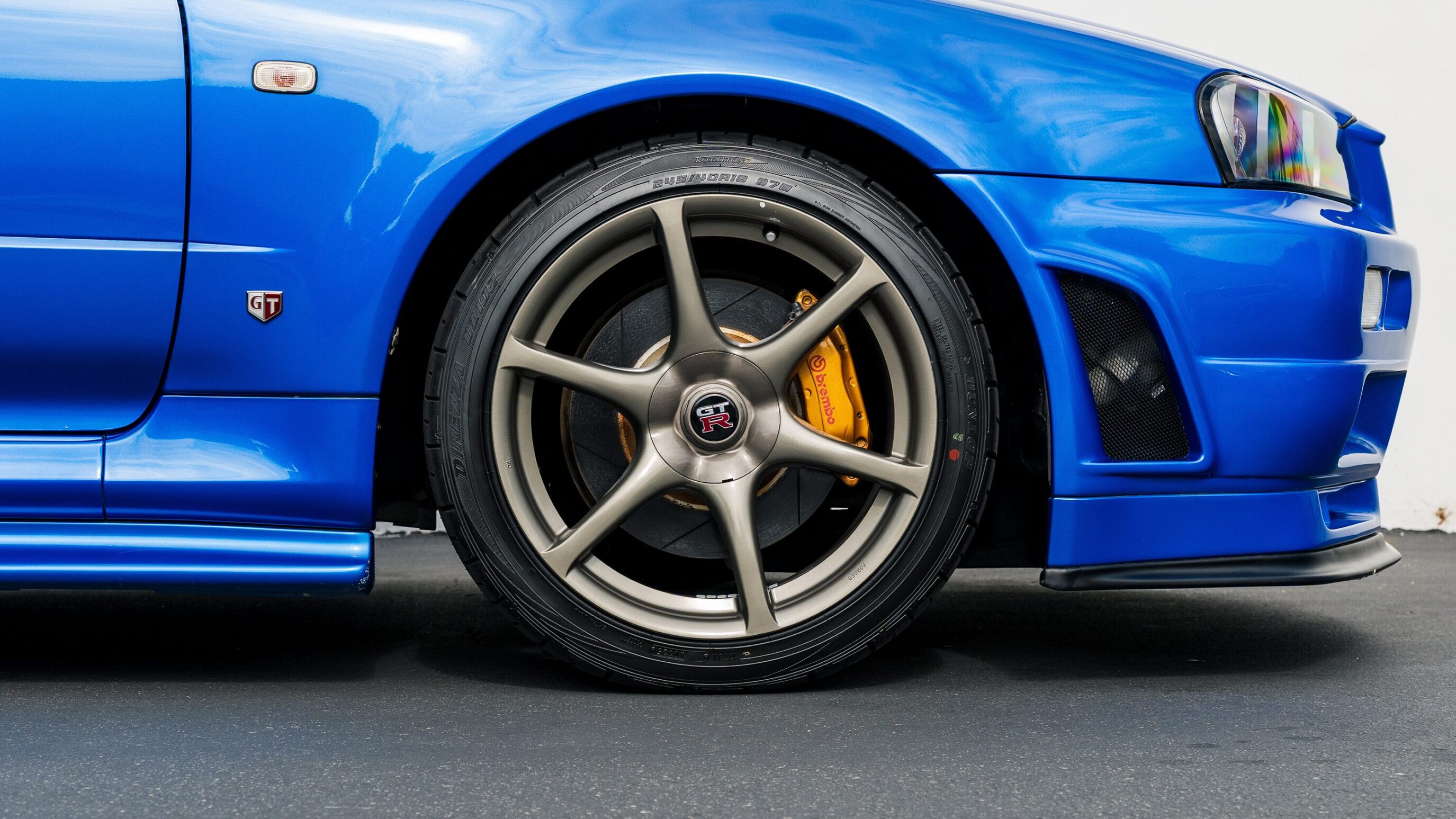 
								1999 Nissan Skyline GTR (BNR34) V-Spec Bayside Blue full									