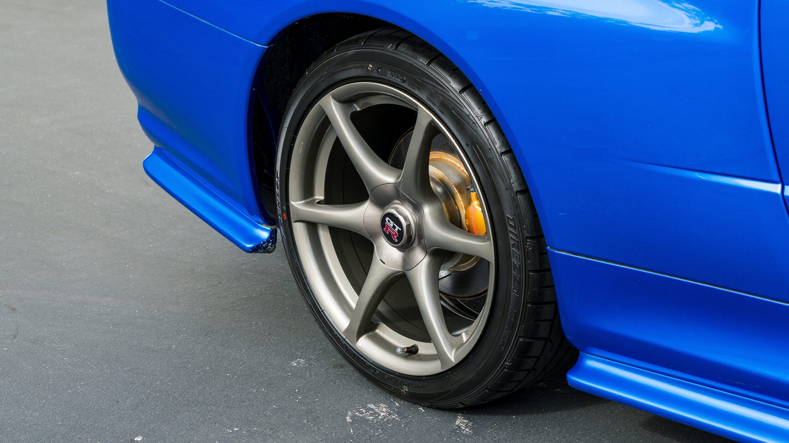 
								1999 Nissan Skyline GTR (BNR34) V-Spec Bayside Blue full									