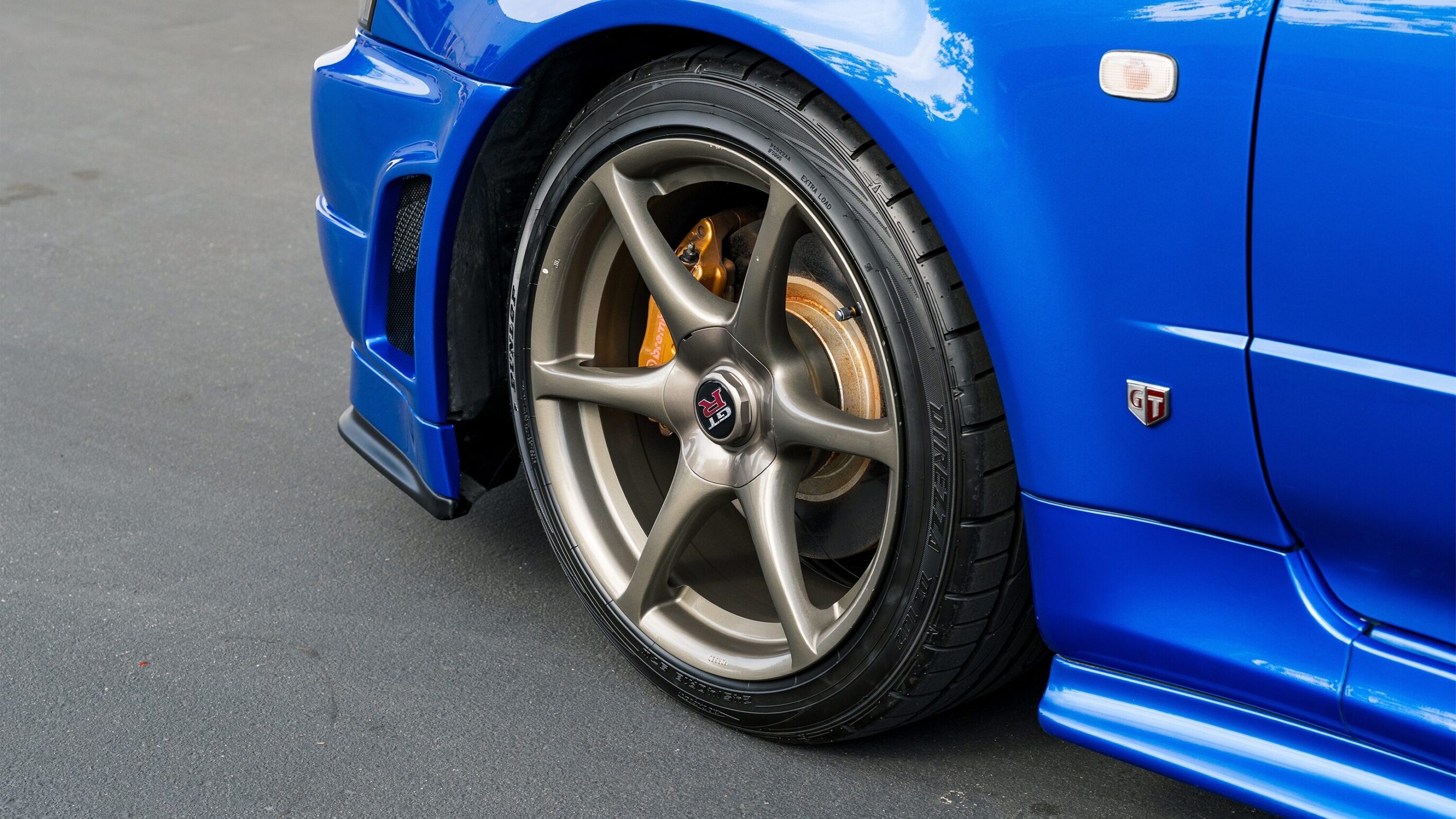 
								1999 Nissan Skyline GTR (BNR34) V-Spec Bayside Blue full									
