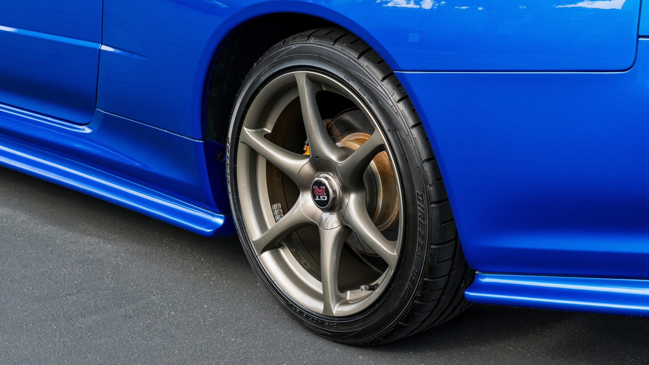 
								1999 Nissan Skyline GTR (BNR34) V-Spec Bayside Blue full									