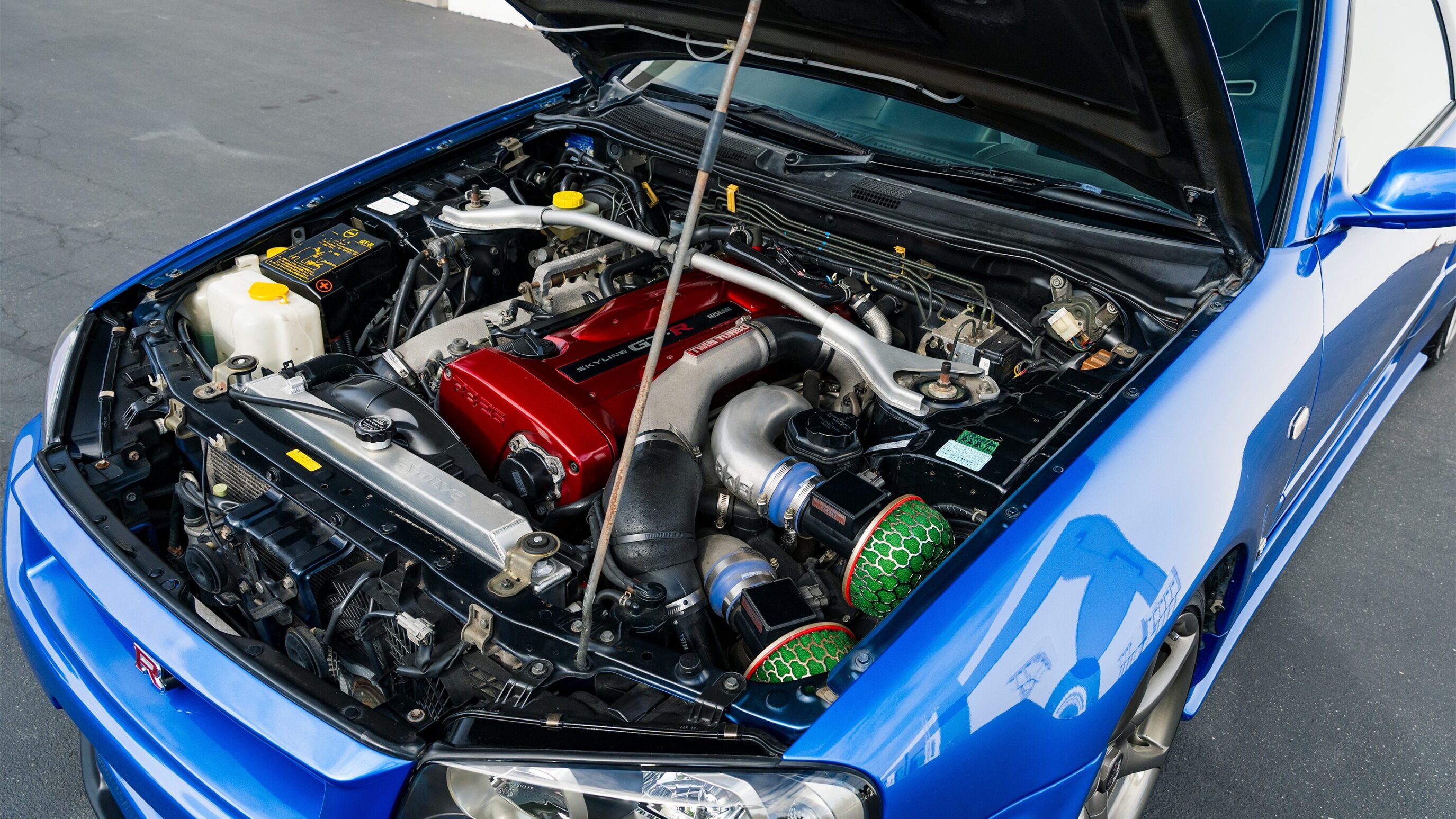 
								1999 Nissan Skyline GTR (BNR34) V-Spec Bayside Blue full									