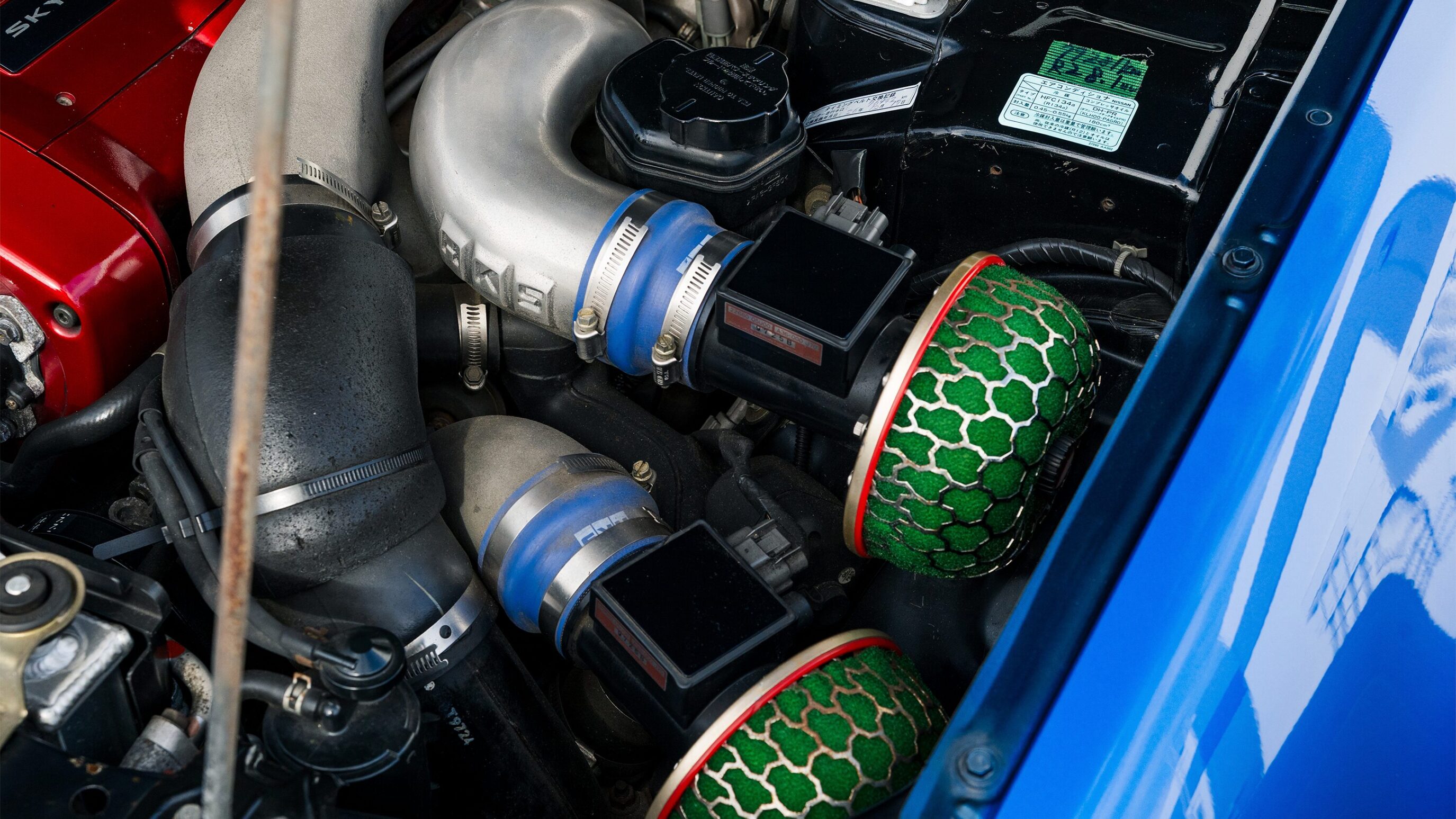 
								1999 Nissan Skyline GTR (BNR34) V-Spec Bayside Blue full									