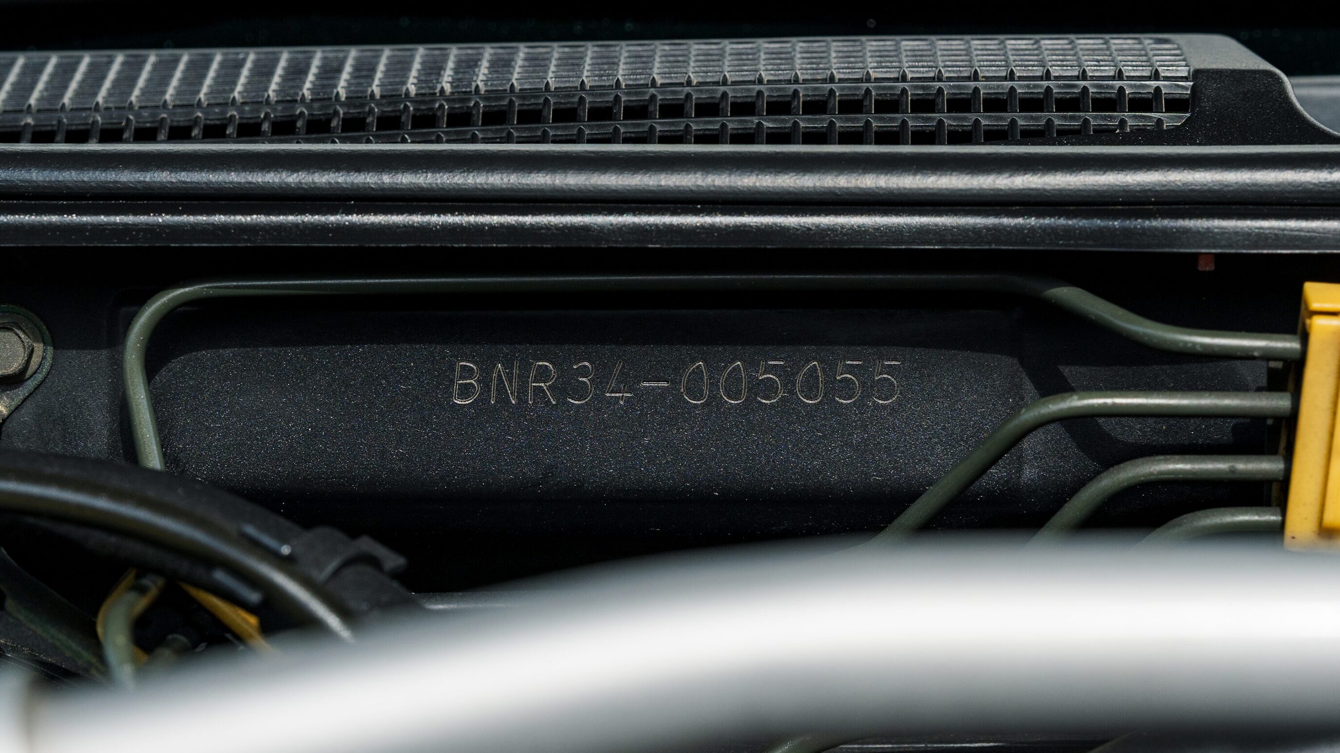 
								1999 Nissan Skyline GTR (BNR34) V-Spec Bayside Blue full									