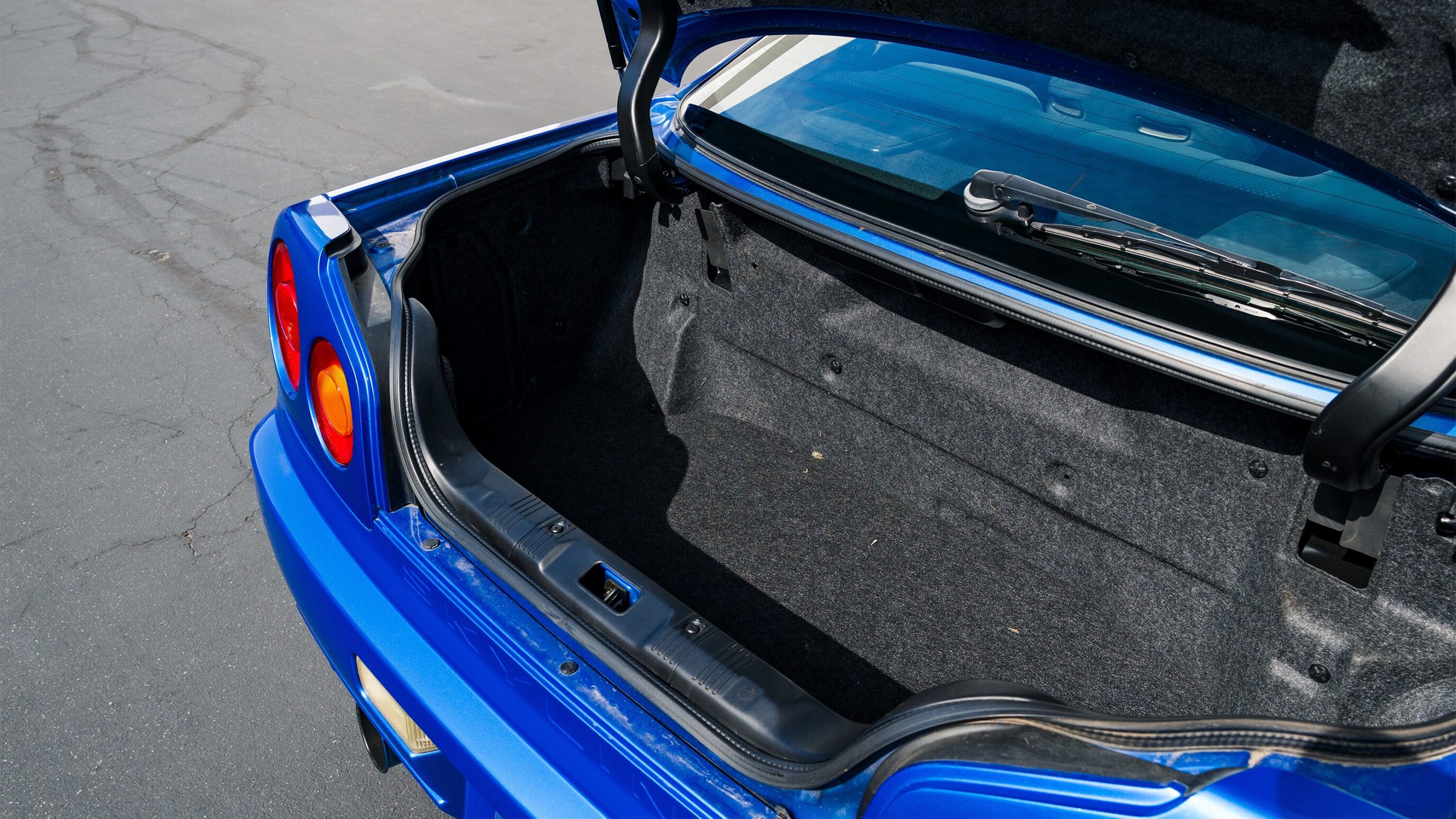 
								1999 Nissan Skyline GTR (BNR34) V-Spec Bayside Blue full									
