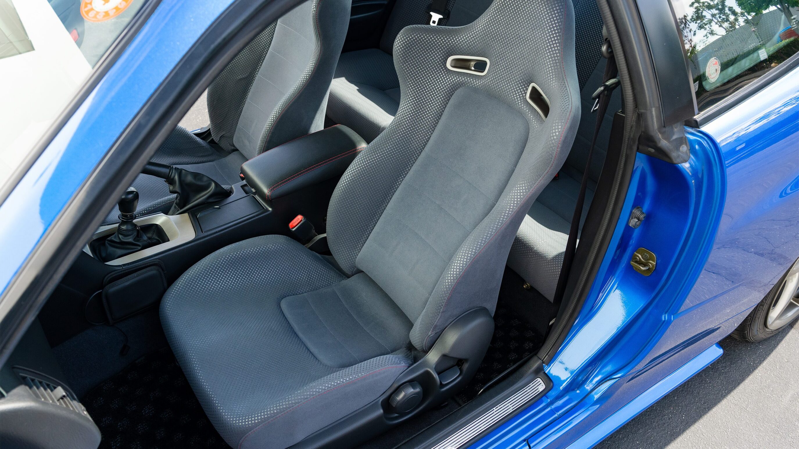 
								1999 Nissan Skyline GTR (BNR34) V-Spec Bayside Blue full									