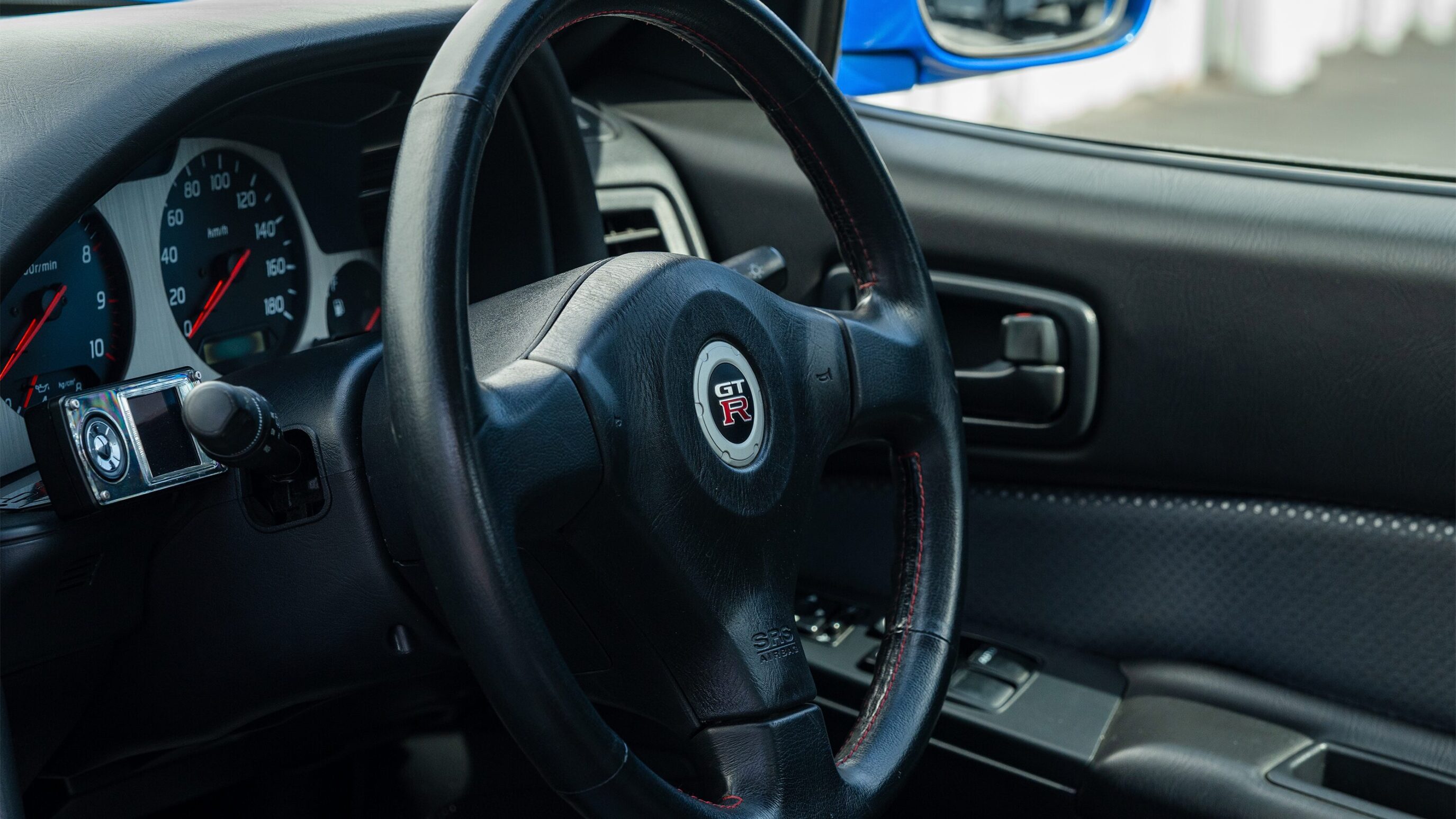 
								1999 Nissan Skyline GTR (BNR34) V-Spec Bayside Blue full									