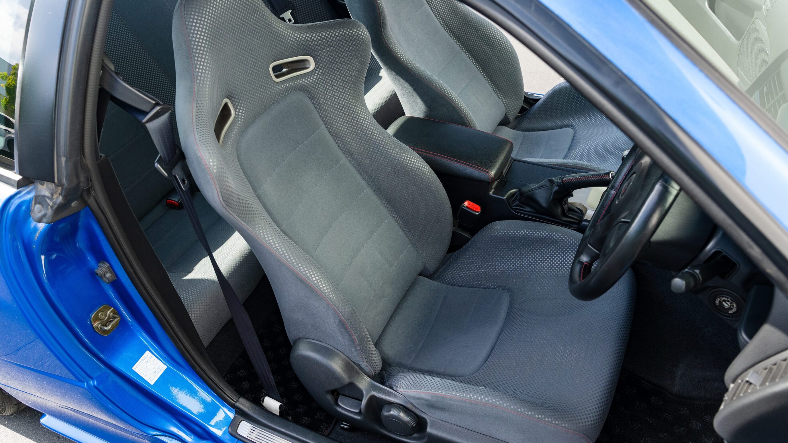 
								1999 Nissan Skyline GTR (BNR34) V-Spec Bayside Blue full									